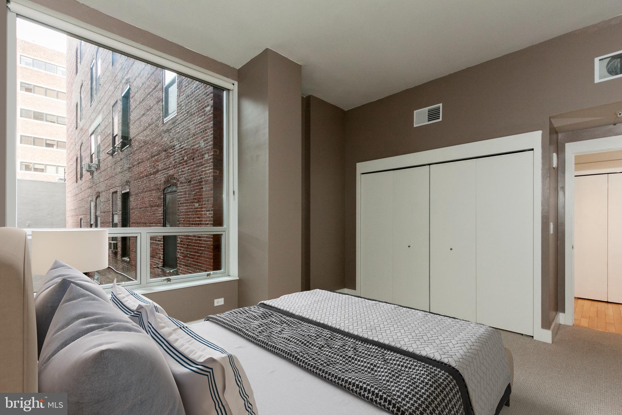 WASHINGTON SQ - Residential