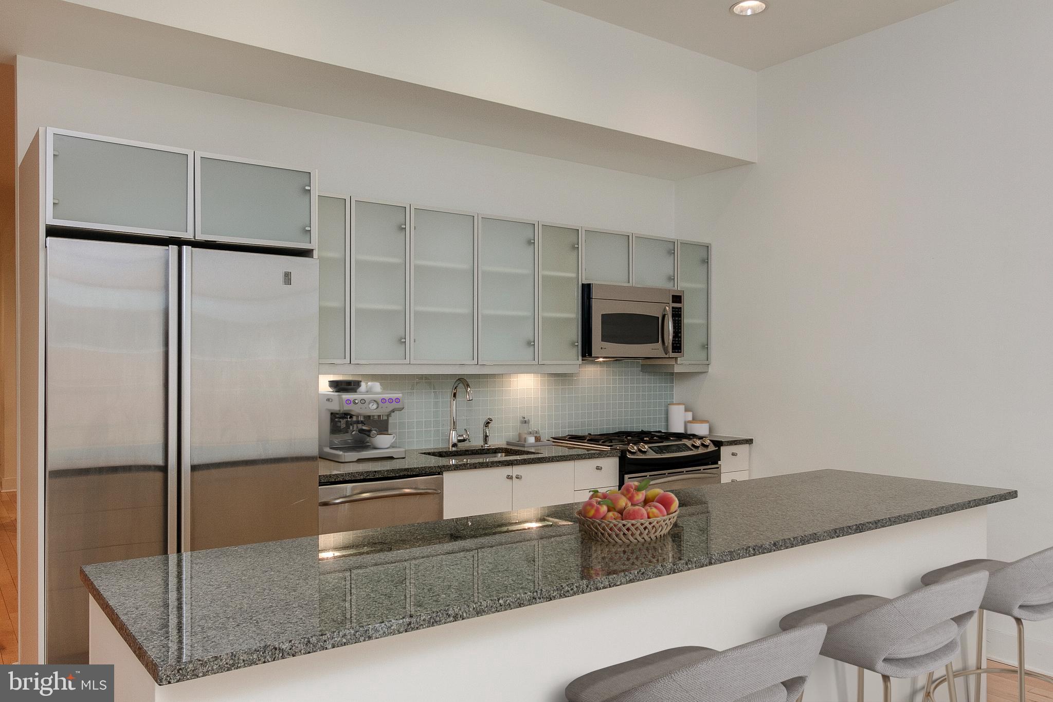 WASHINGTON SQ - Residential