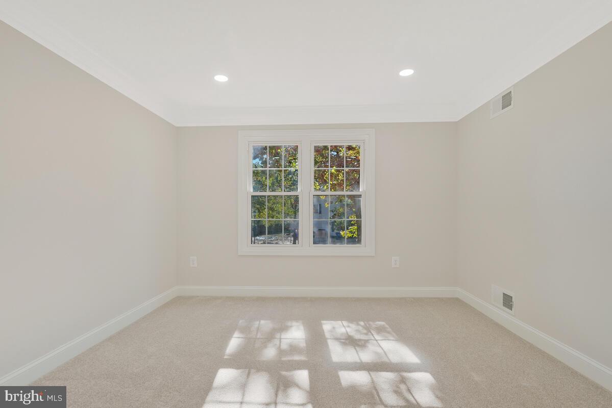 ST CHARLES BANNISTER - Residential