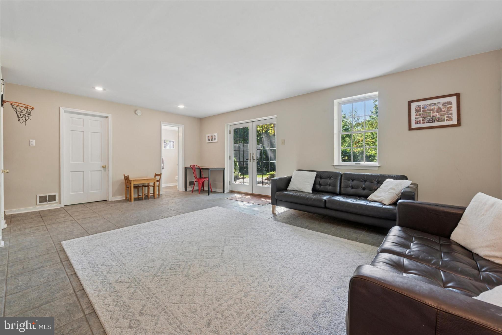 DEEPDALE - Residential