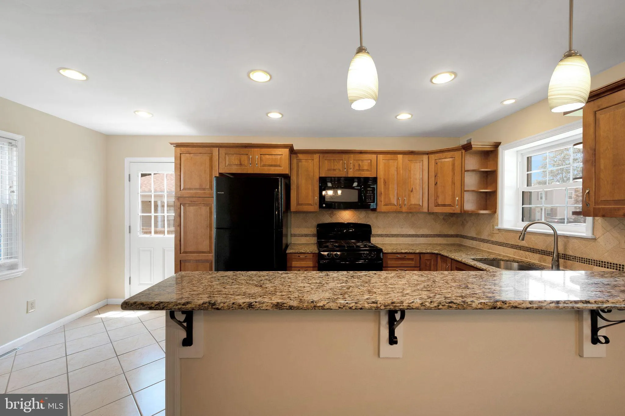 Ambler, Pennsylvania 19002, United States, 3 Bedrooms Bedrooms, ,1 BathroomBathrooms,Residential,Pending,170952