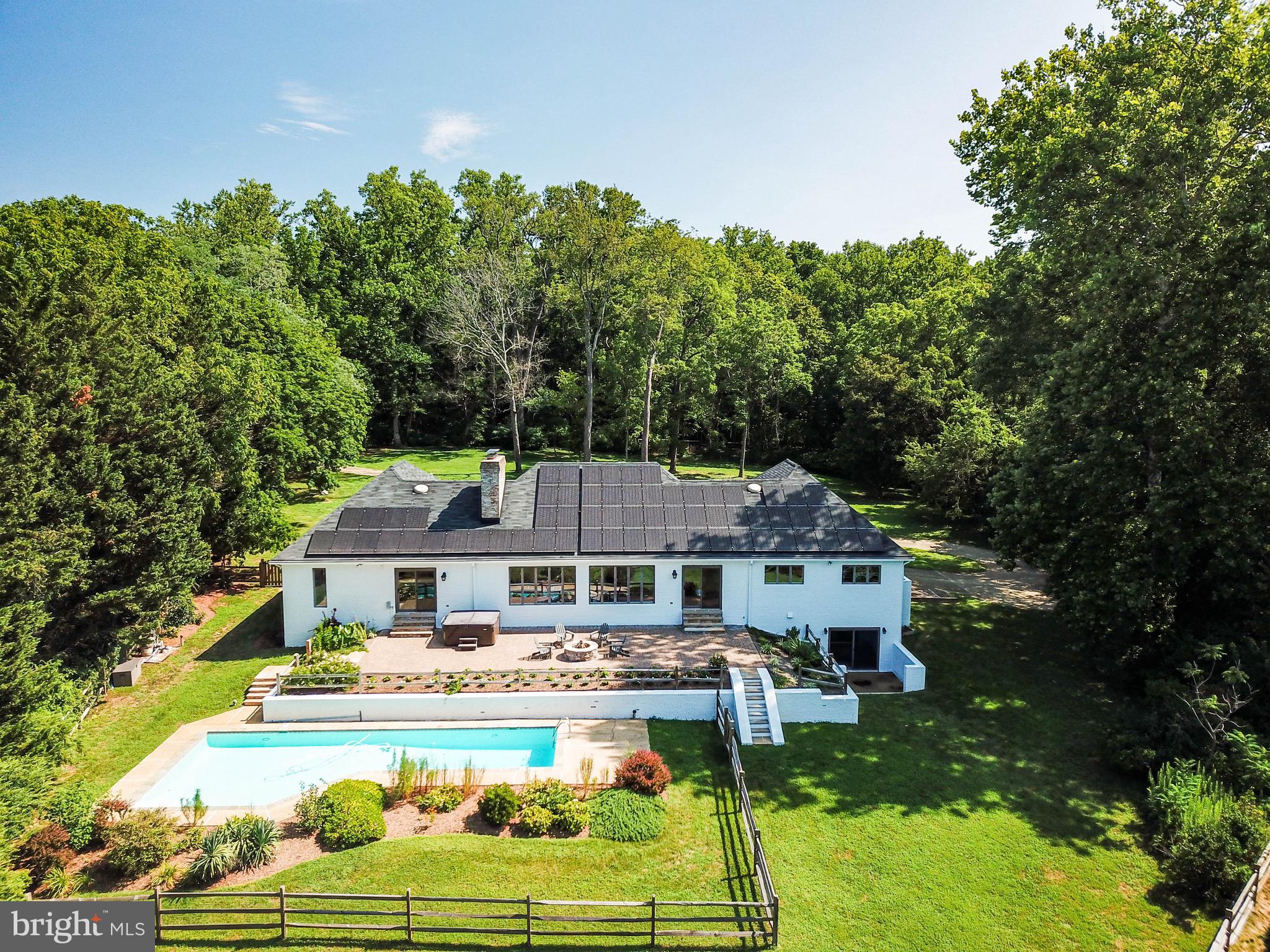 WILD ROSE SHORES - Residential