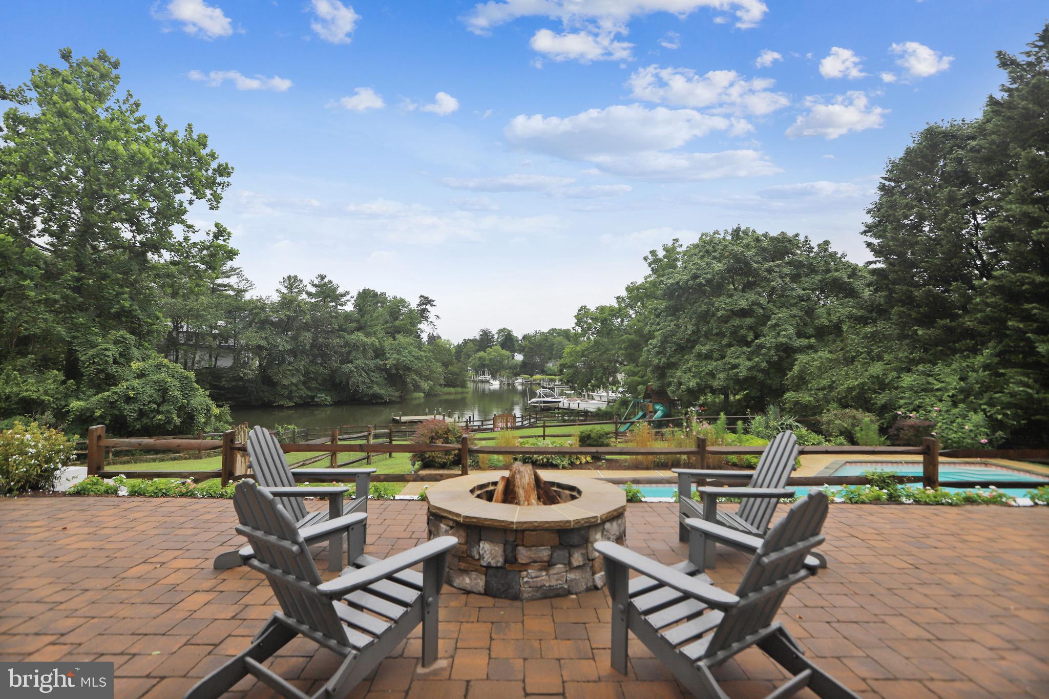 WILD ROSE SHORES - Residential