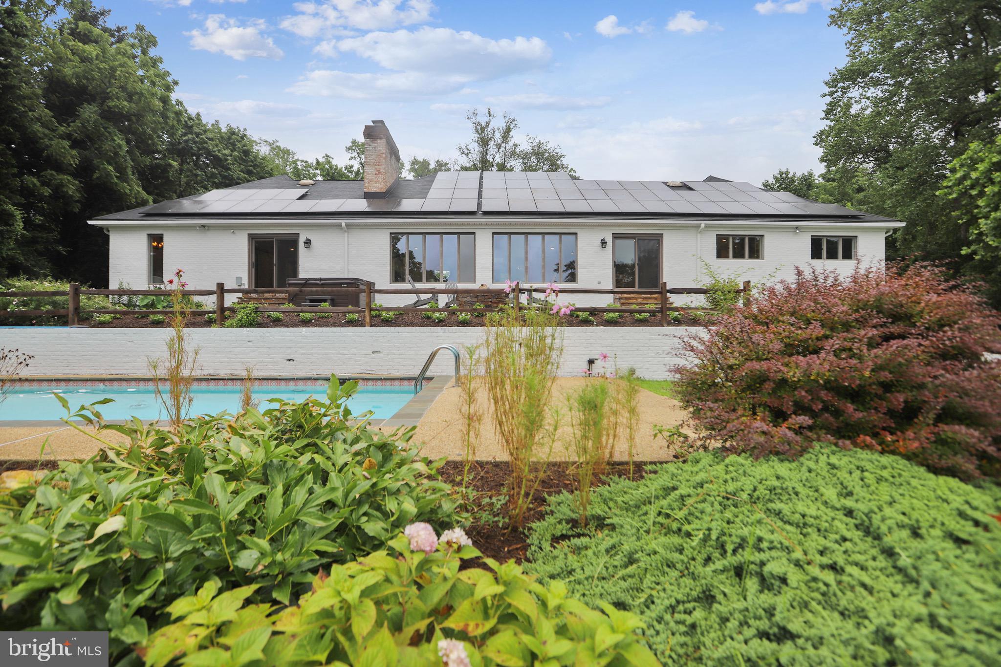 WILD ROSE SHORES - Residential