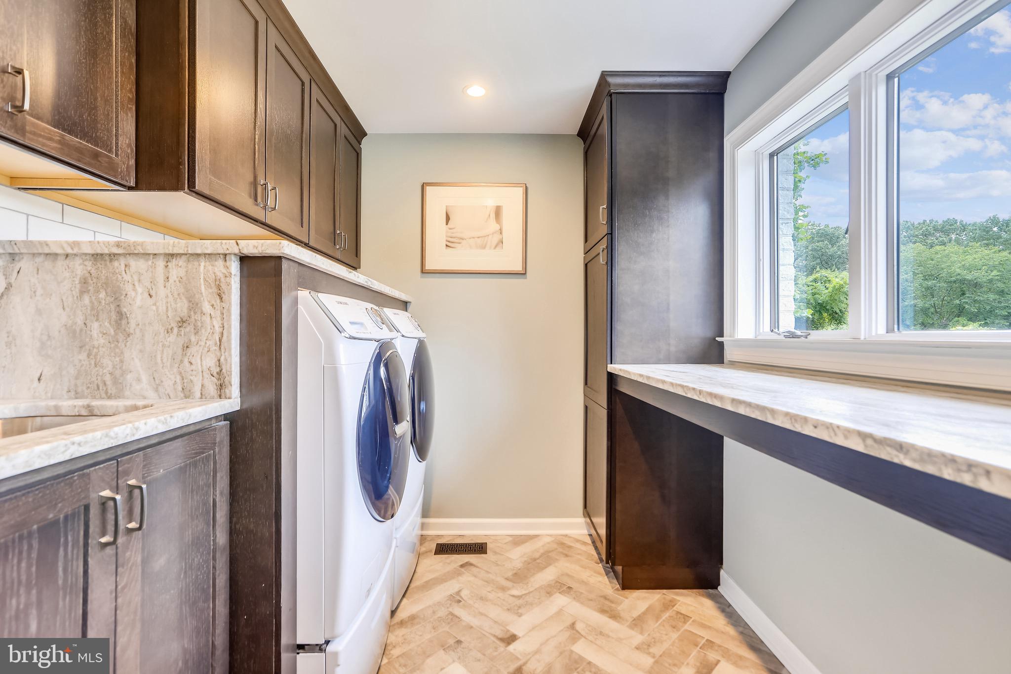 WILD ROSE SHORES - Residential