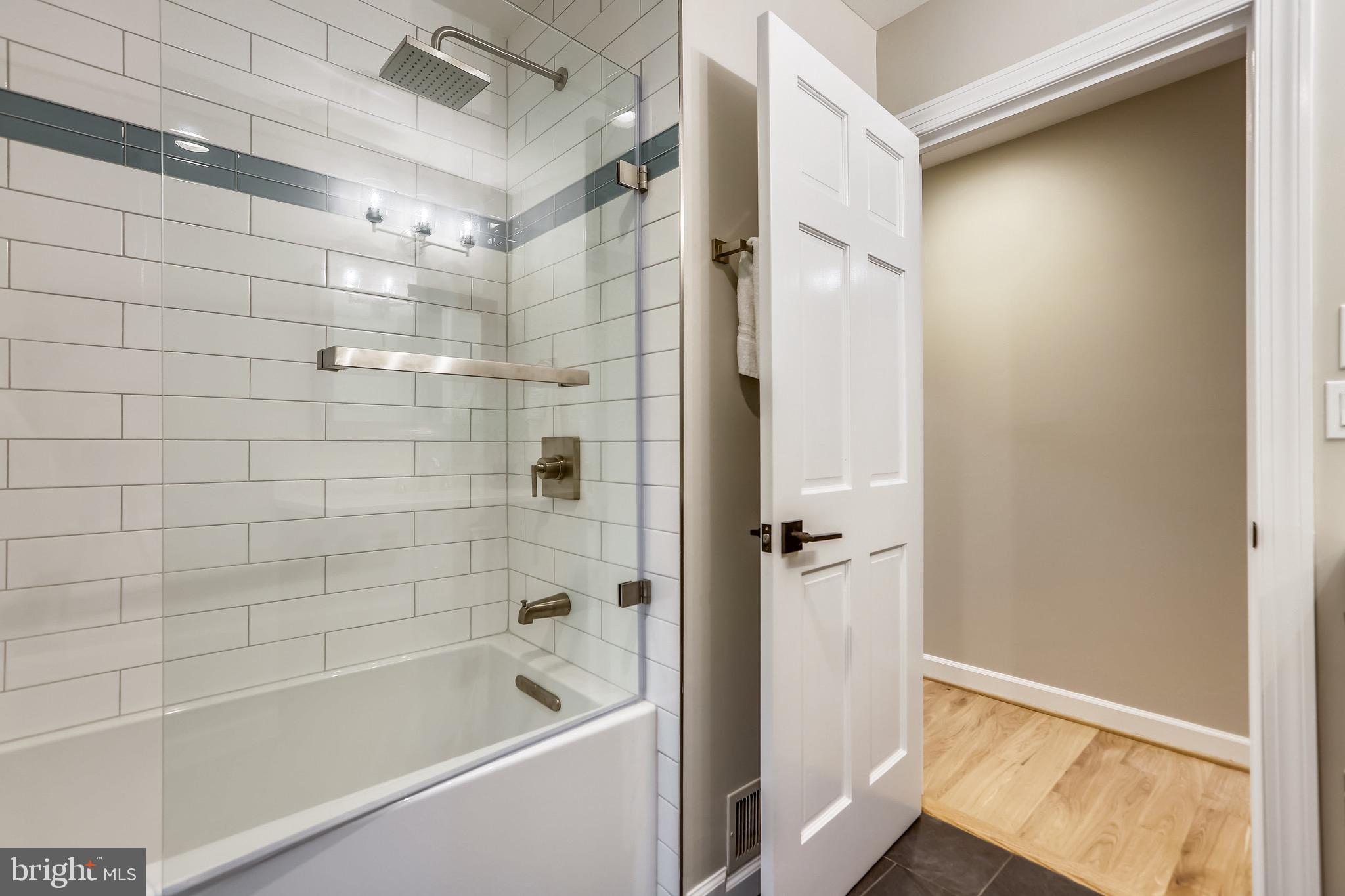 WILD ROSE SHORES - Residential