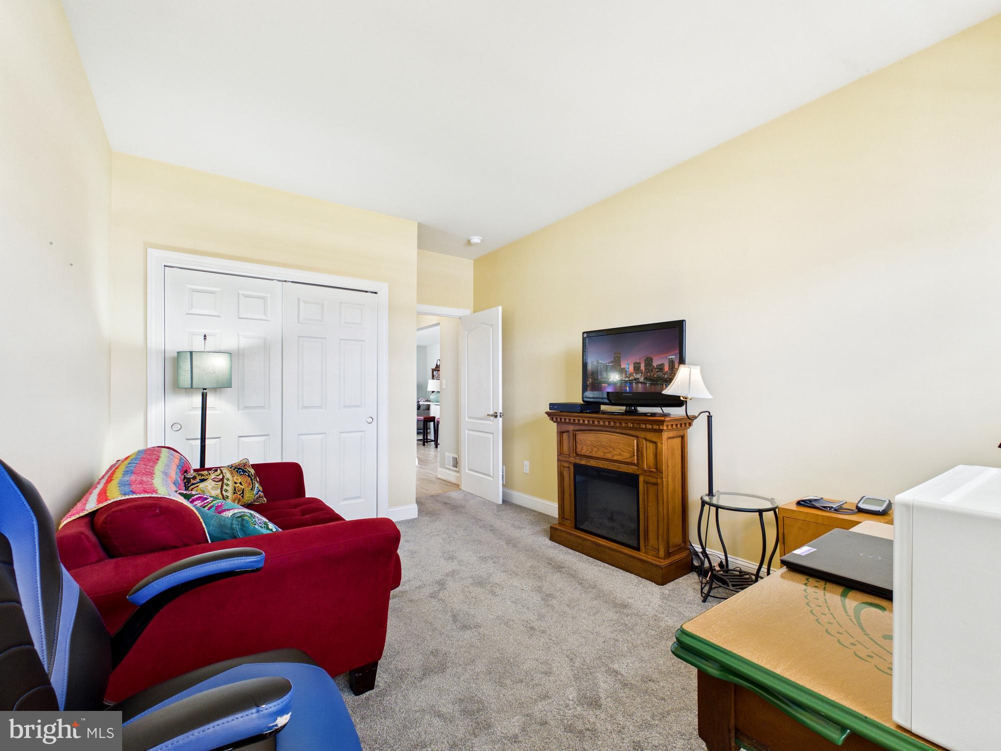 CHAMPIONS CLUB - Residential