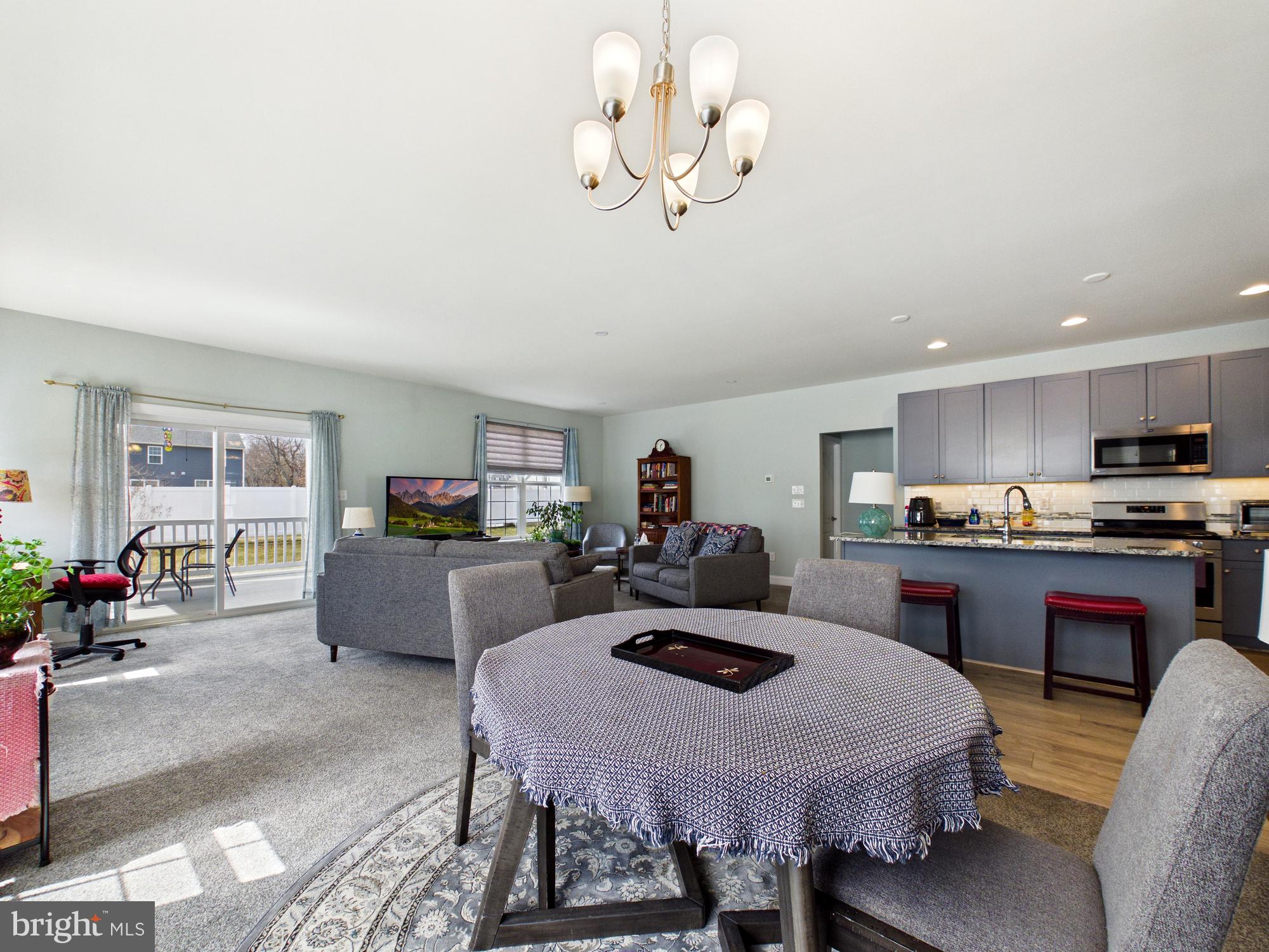 CHAMPIONS CLUB - Residential