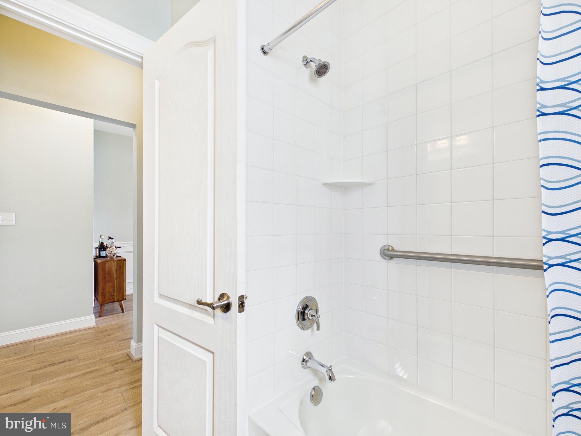 CHAMPIONS CLUB - Residential