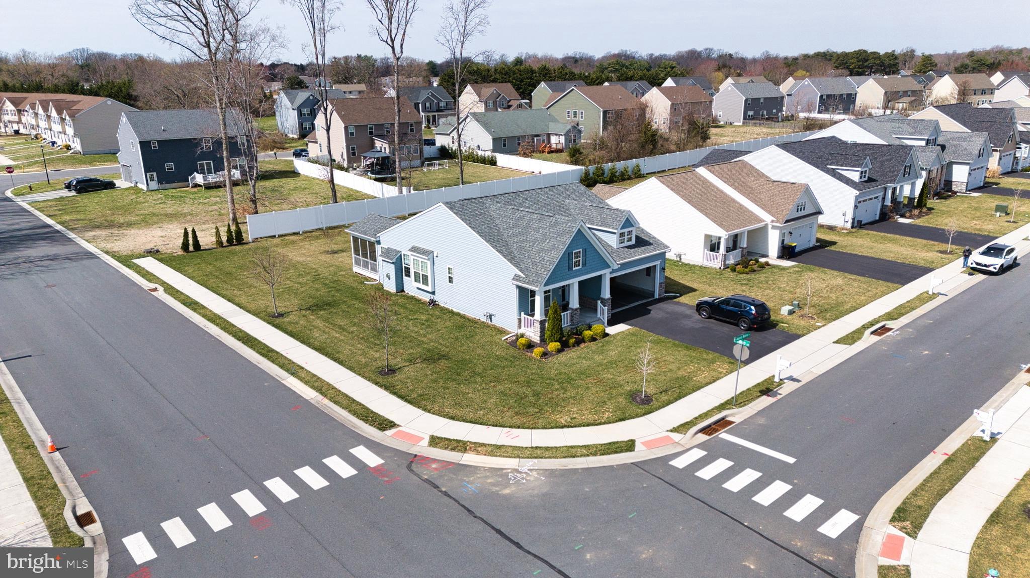 CHAMPIONS CLUB - Residential