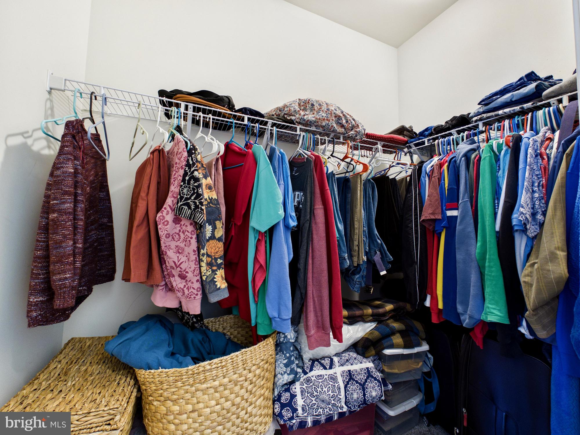 CHAMPIONS CLUB - Residential