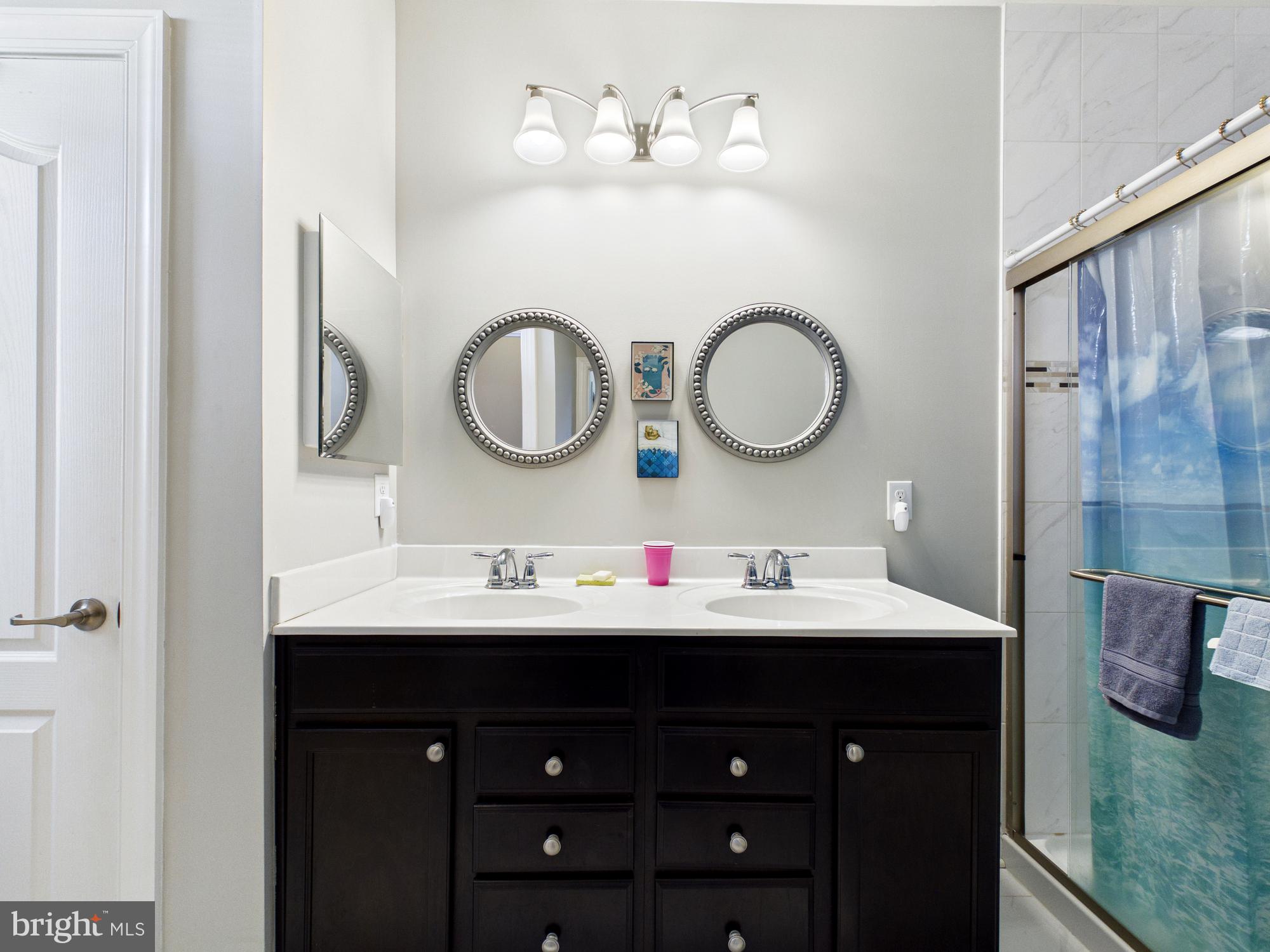 CHAMPIONS CLUB - Residential