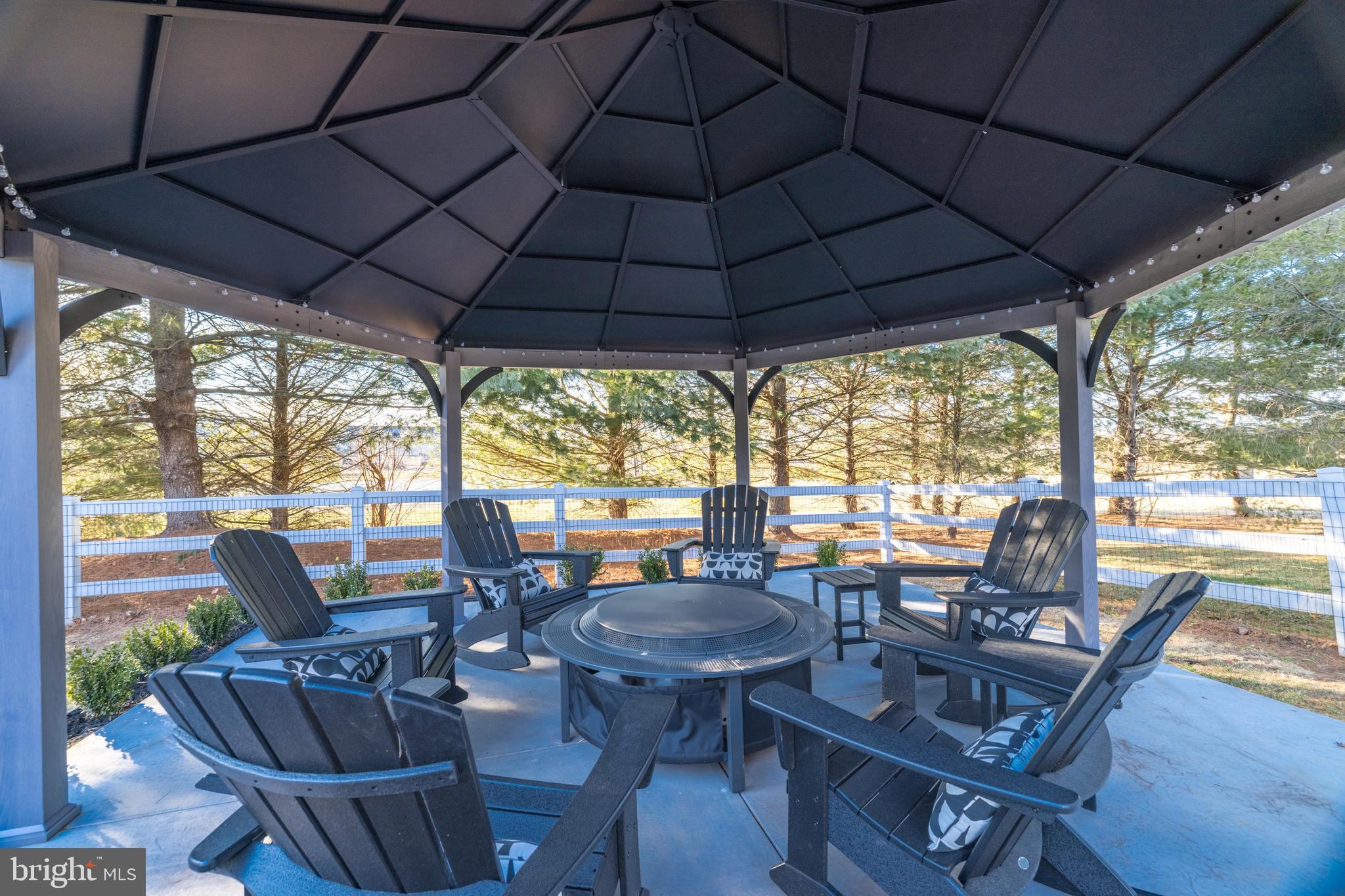 RED CEDAR - Residential