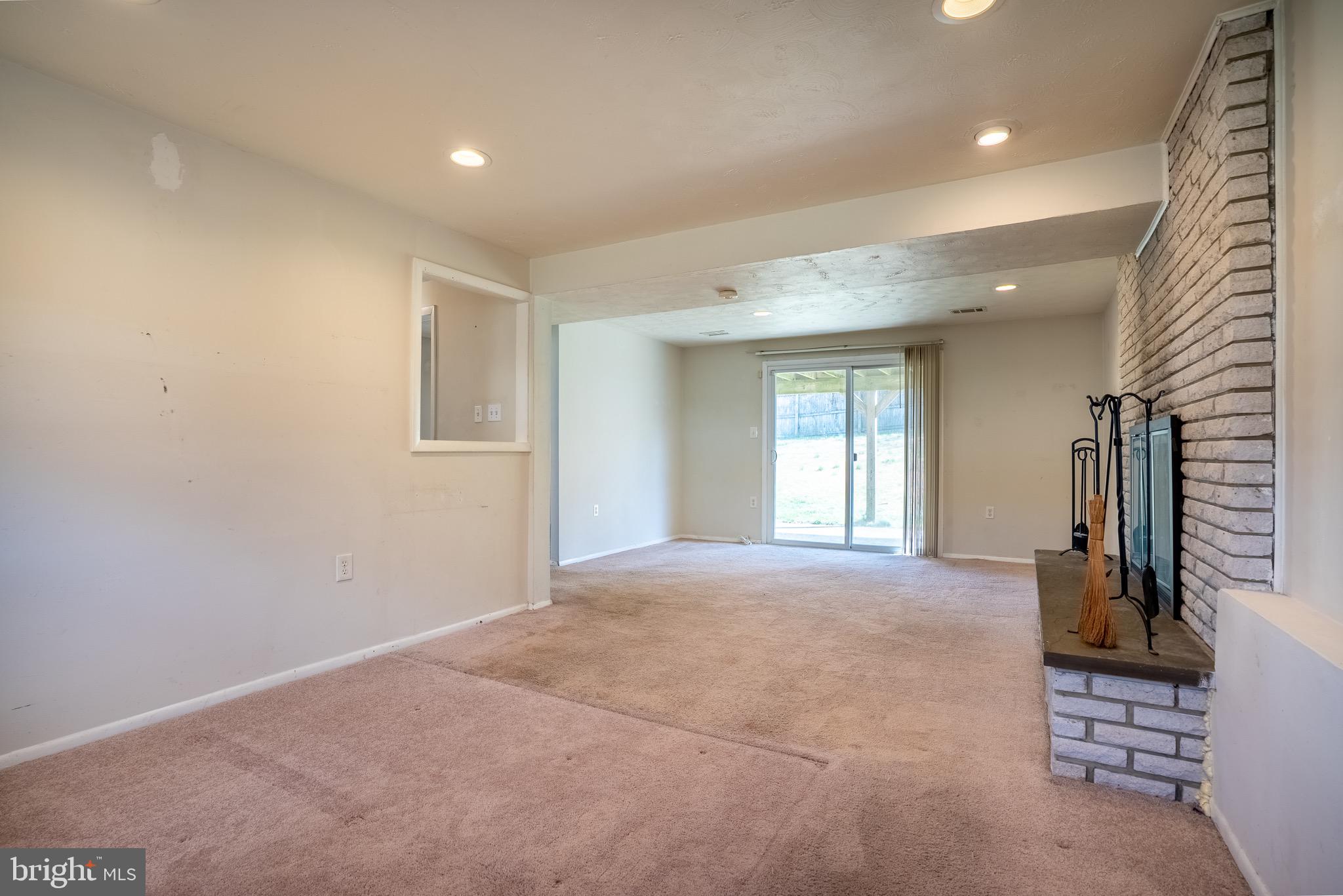 FOUR SEASONS ESTATES - Residential