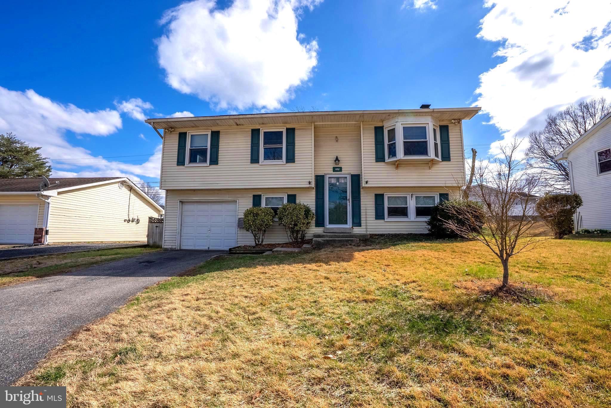 FOUR SEASONS ESTATES - Residential