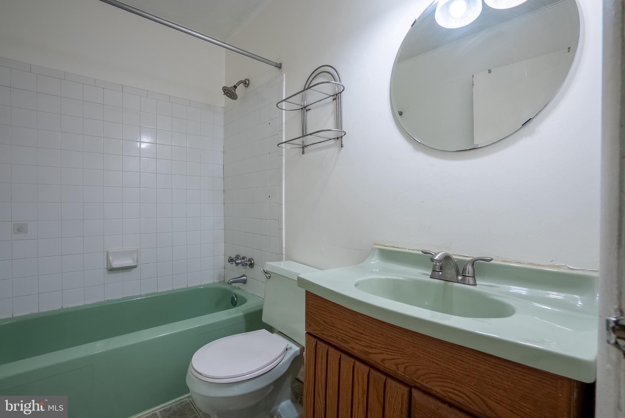 FOUR SEASONS ESTATES - Residential