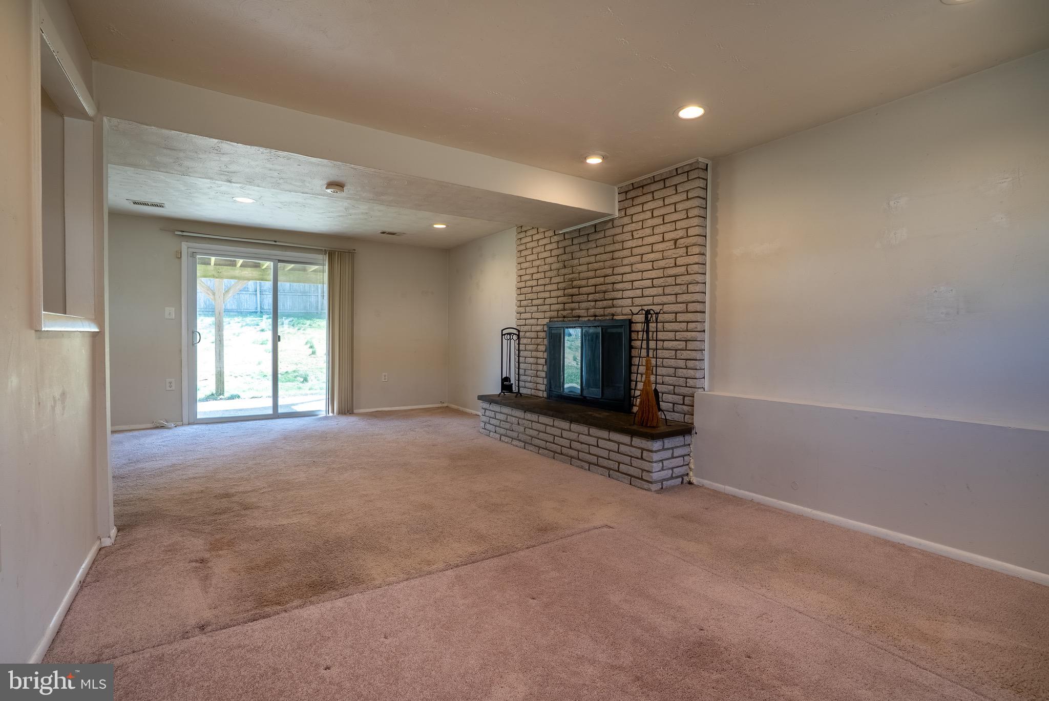 FOUR SEASONS ESTATES - Residential