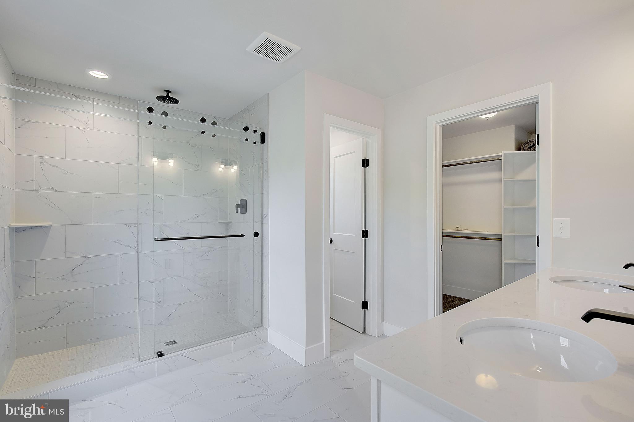 LOCH HAVEN - Residential Lease