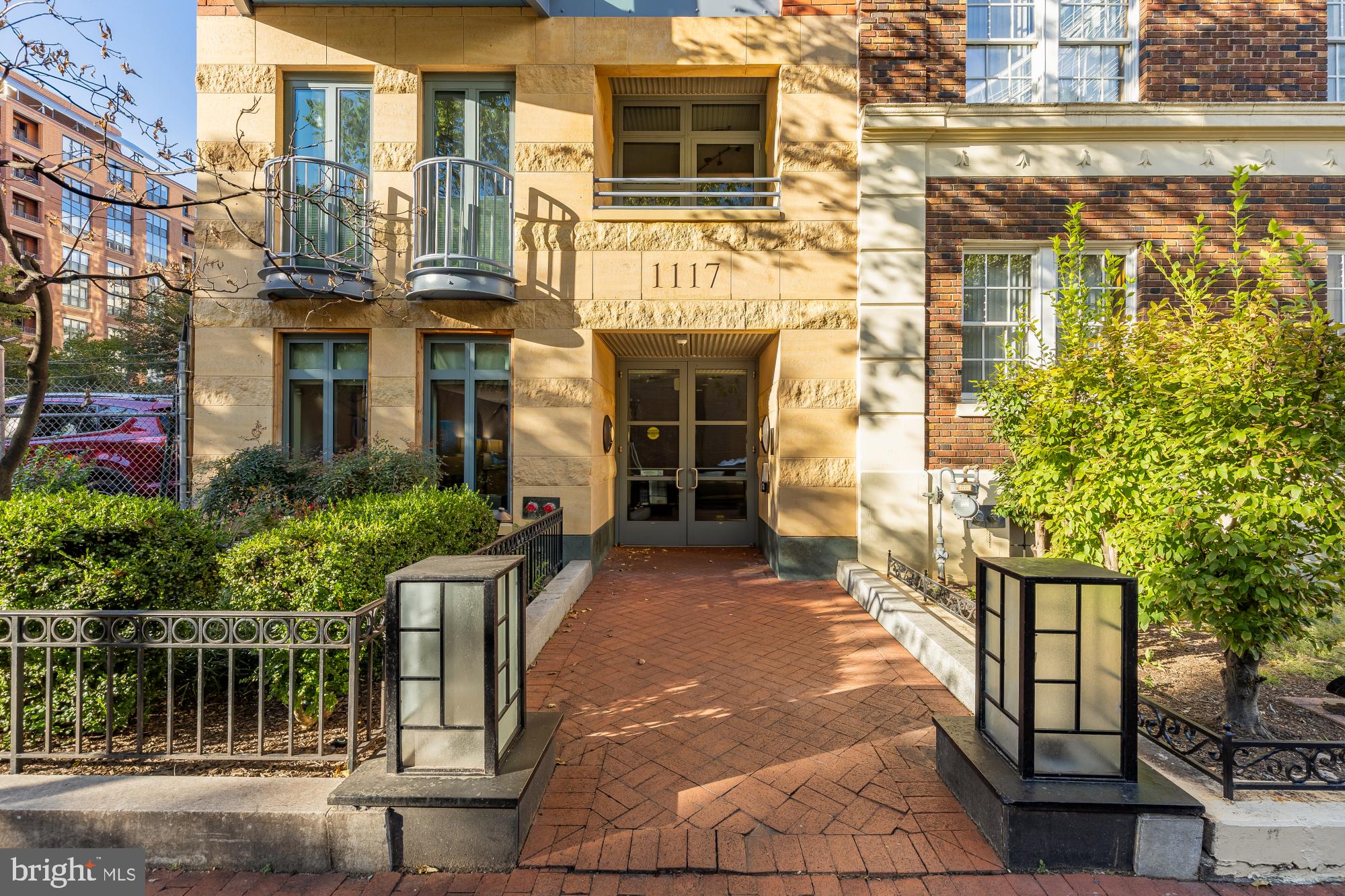 1117 10TH STREET NW W10