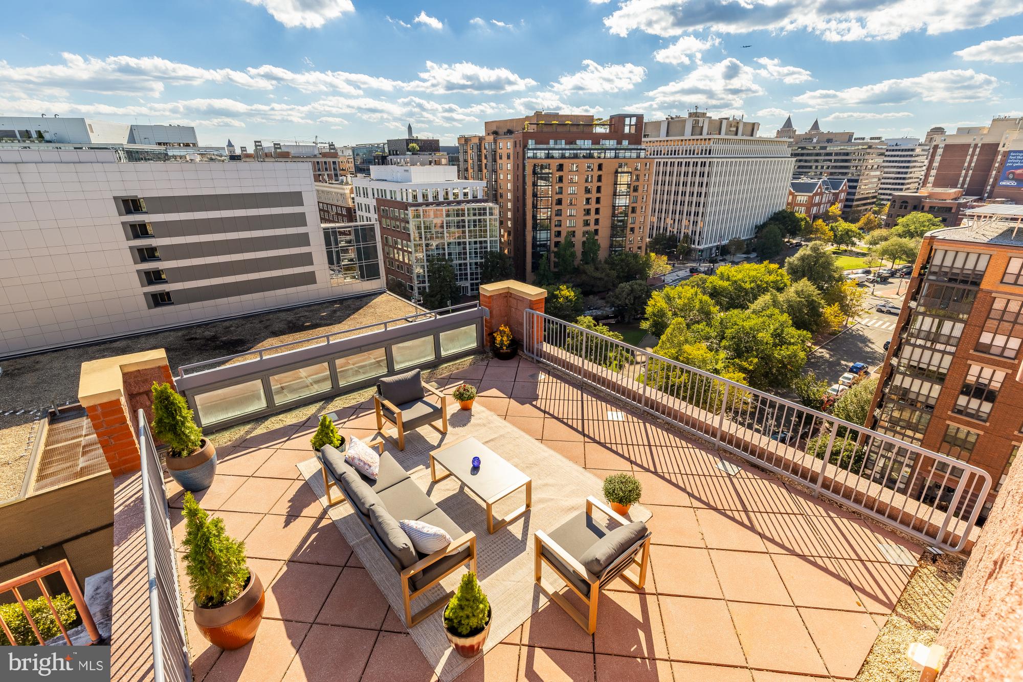 1117 10TH STREET NW W10