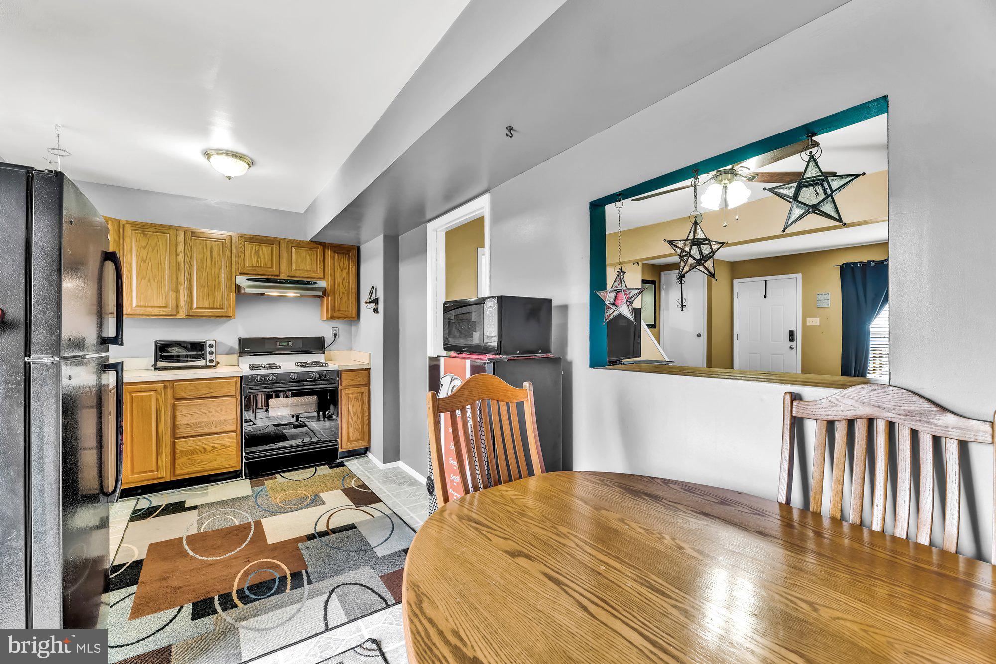 KINGS COURT - Residential