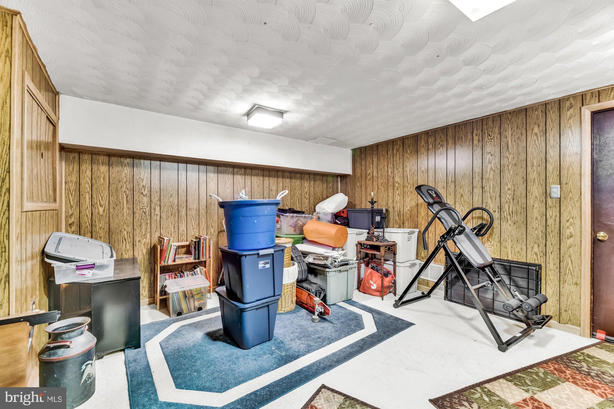 KINGS COURT - Residential