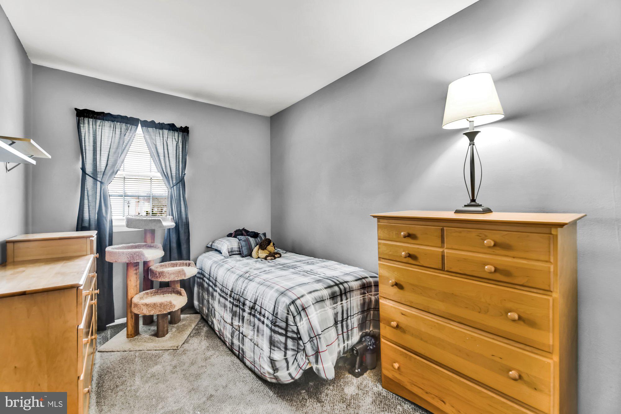 KINGS COURT - Residential