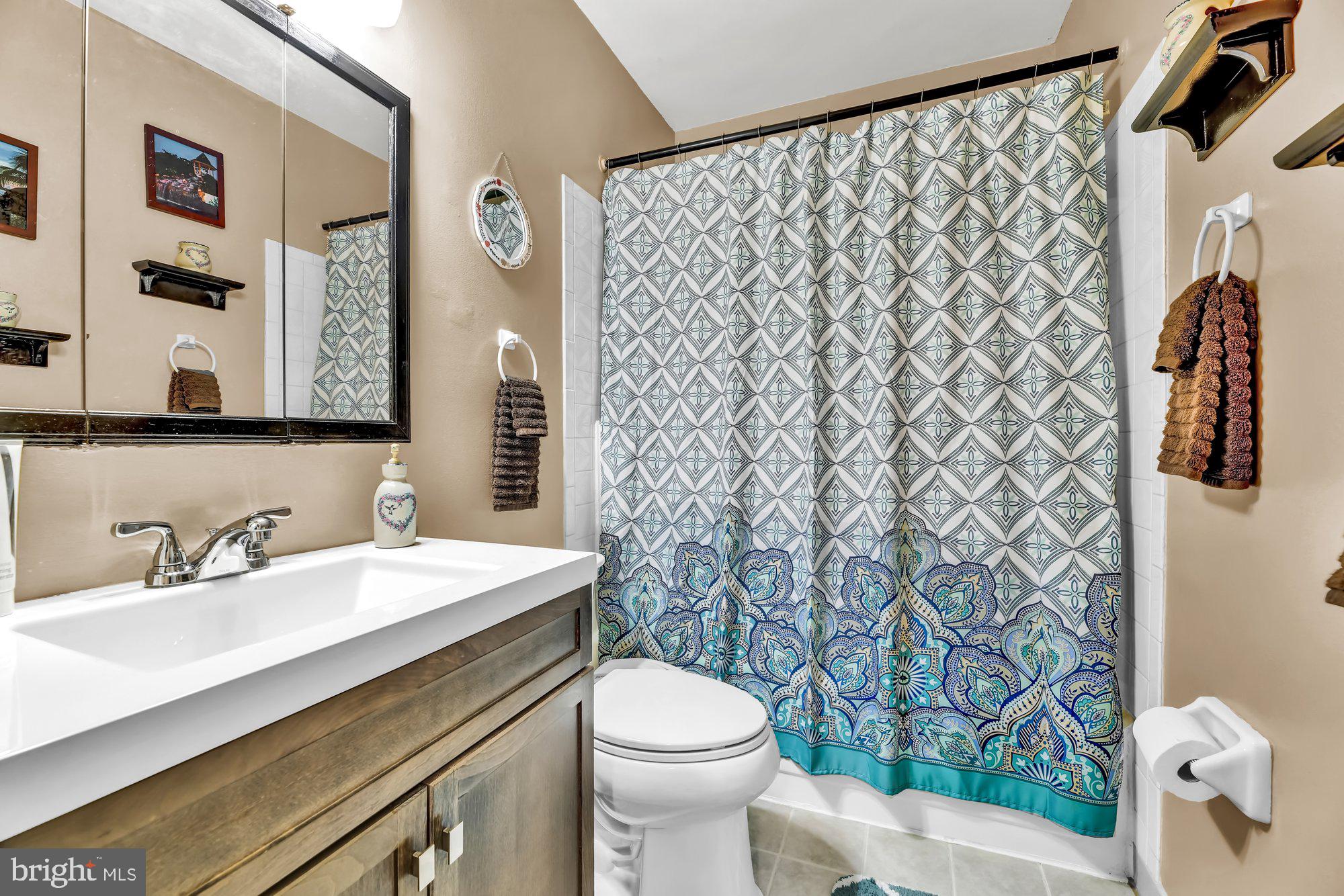 KINGS COURT - Residential