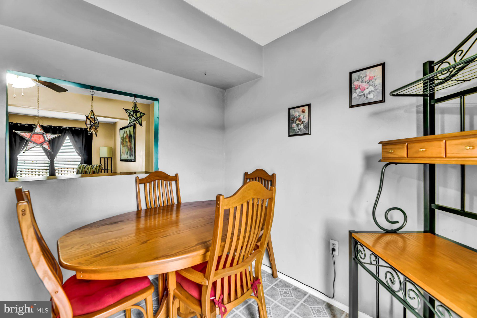 KINGS COURT - Residential