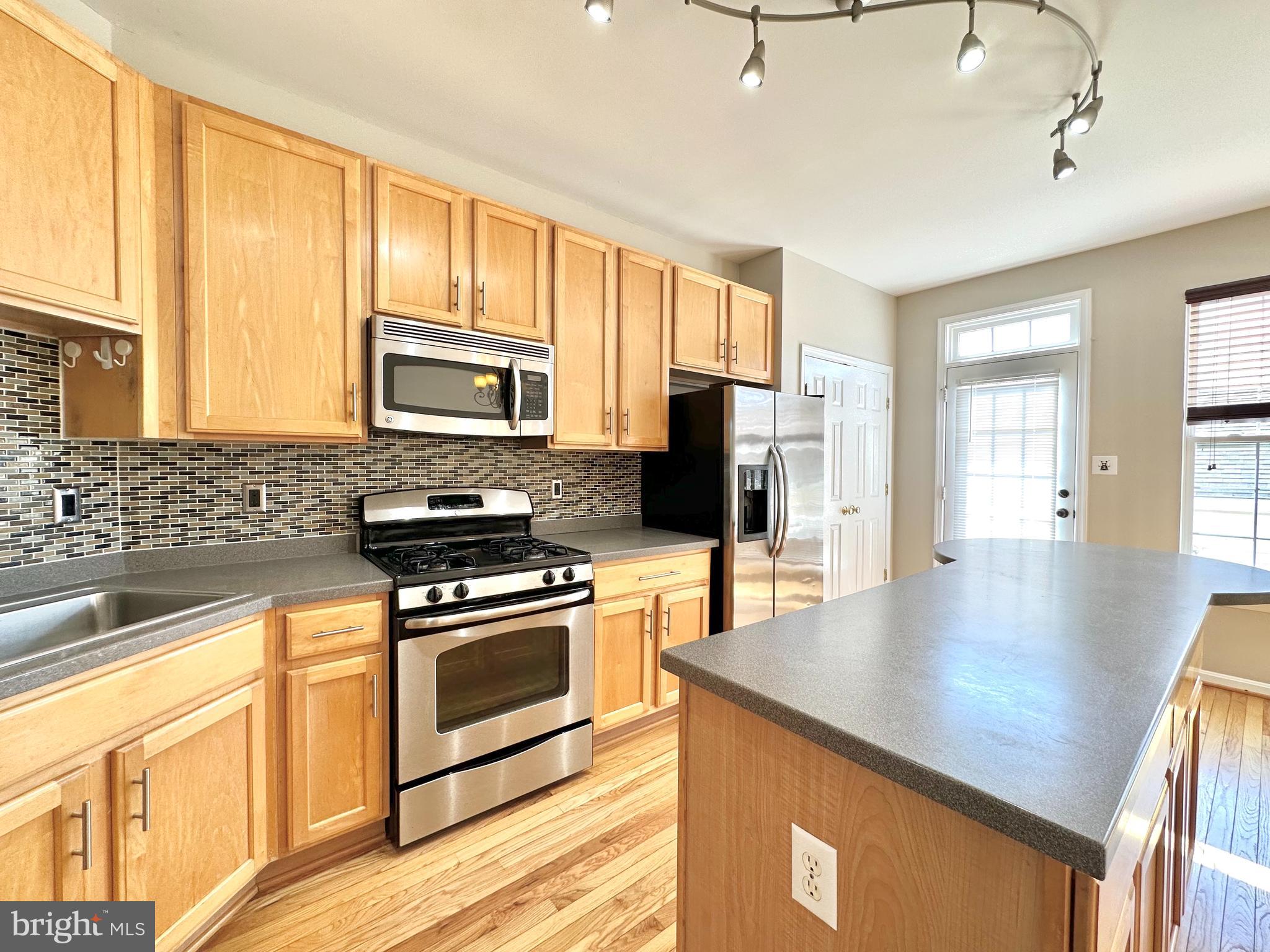 LAKELANDS - Residential Lease