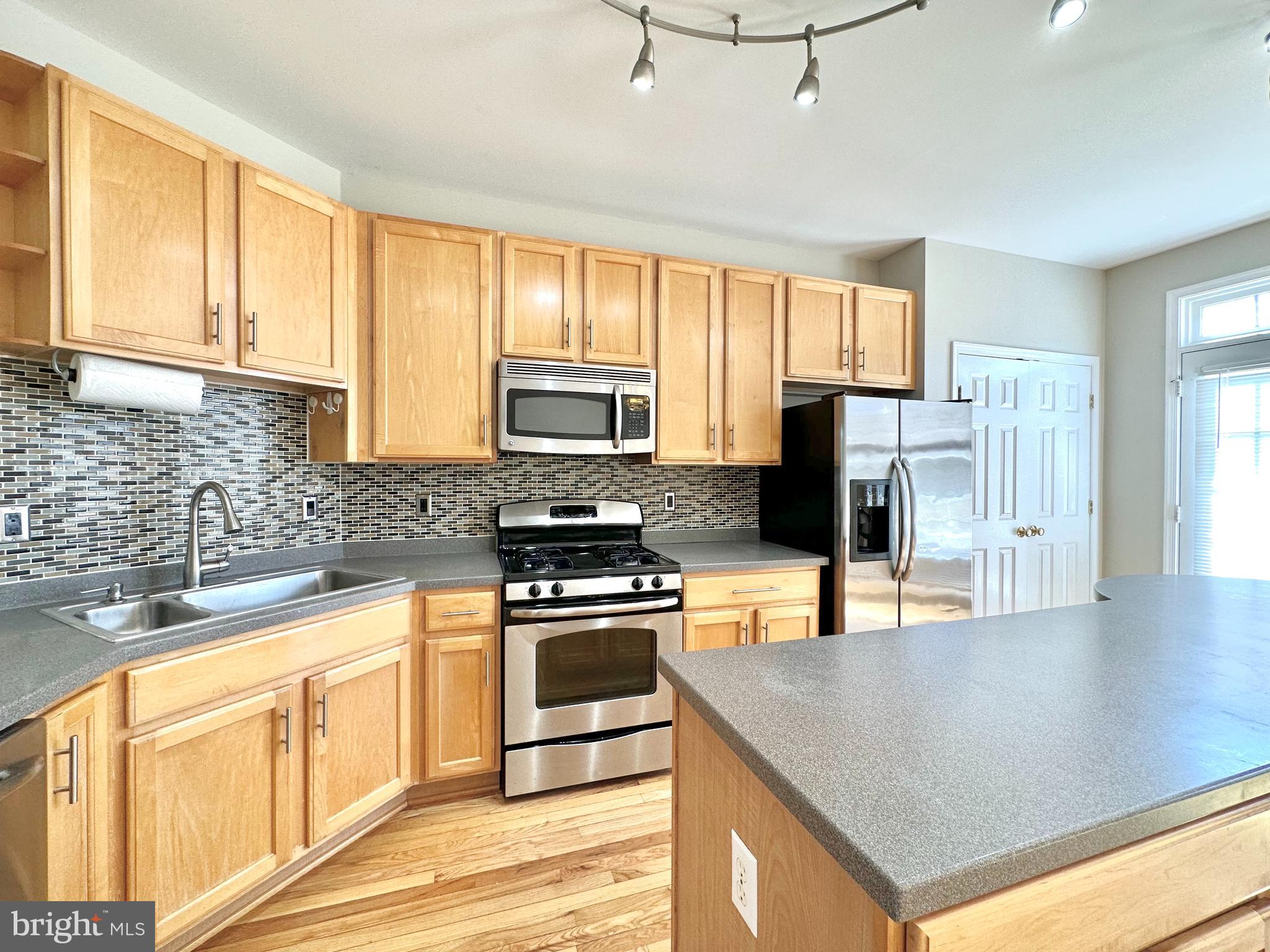 LAKELANDS - Residential Lease