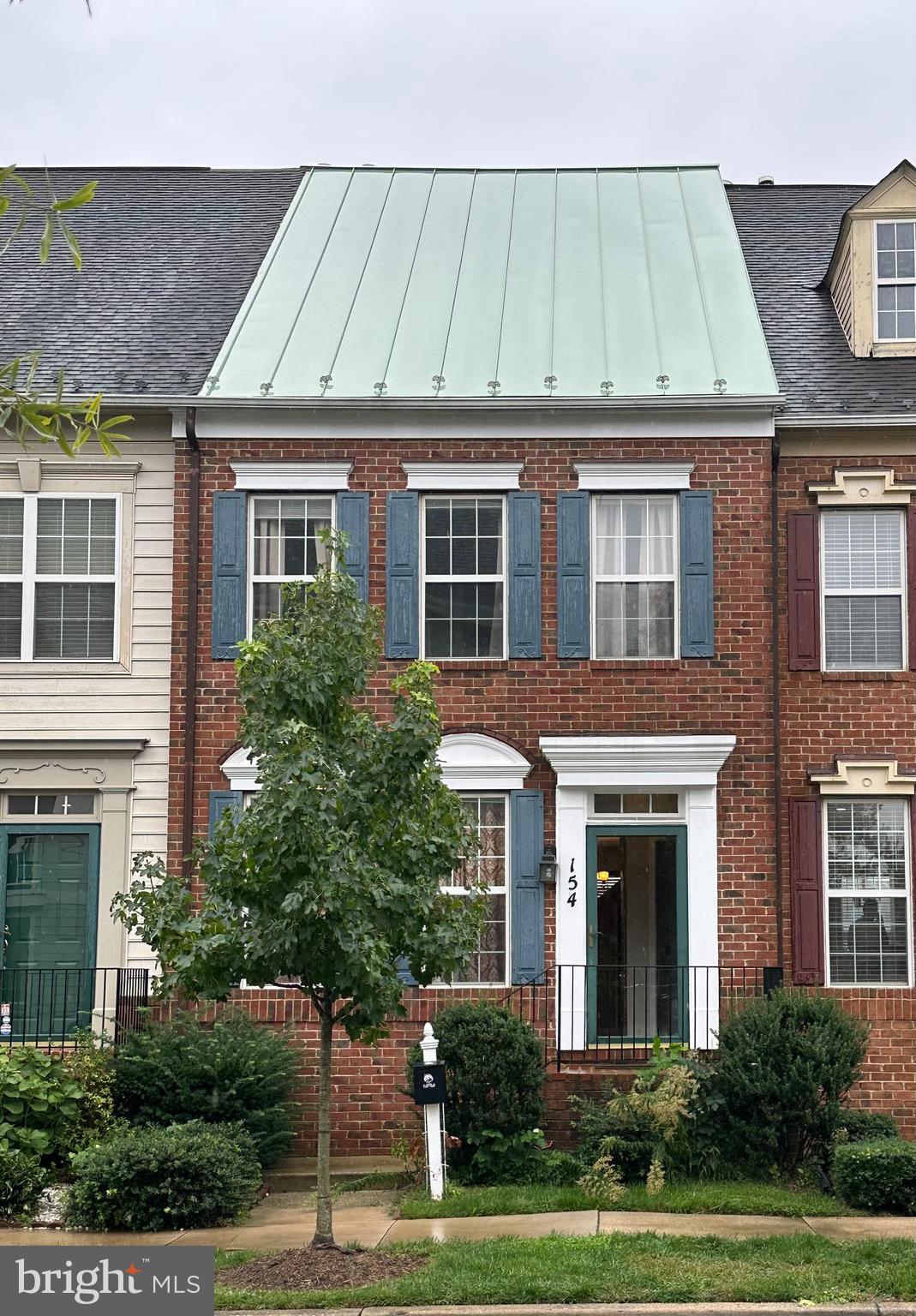 LAKELANDS - Residential Lease