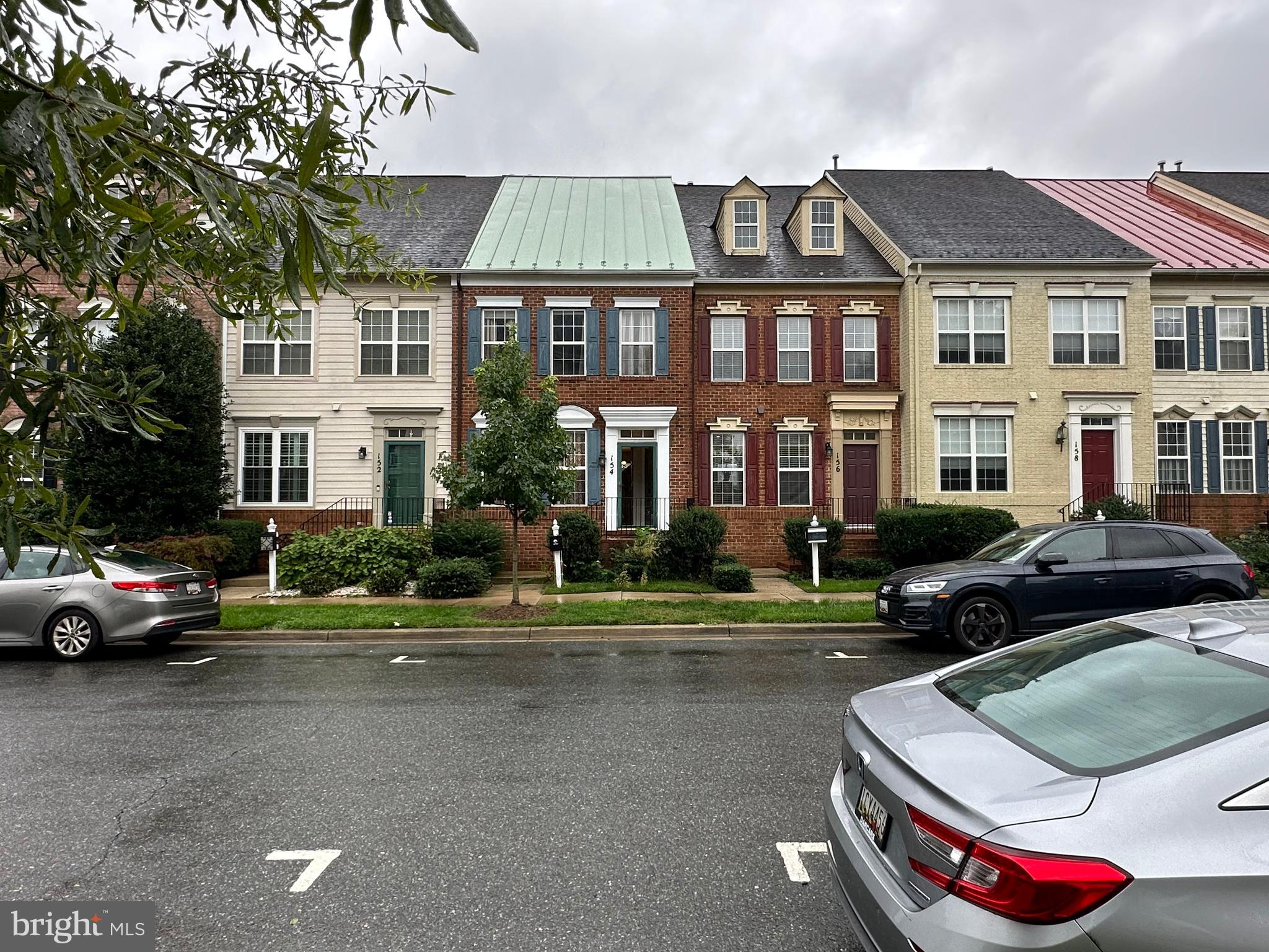 LAKELANDS - Residential Lease