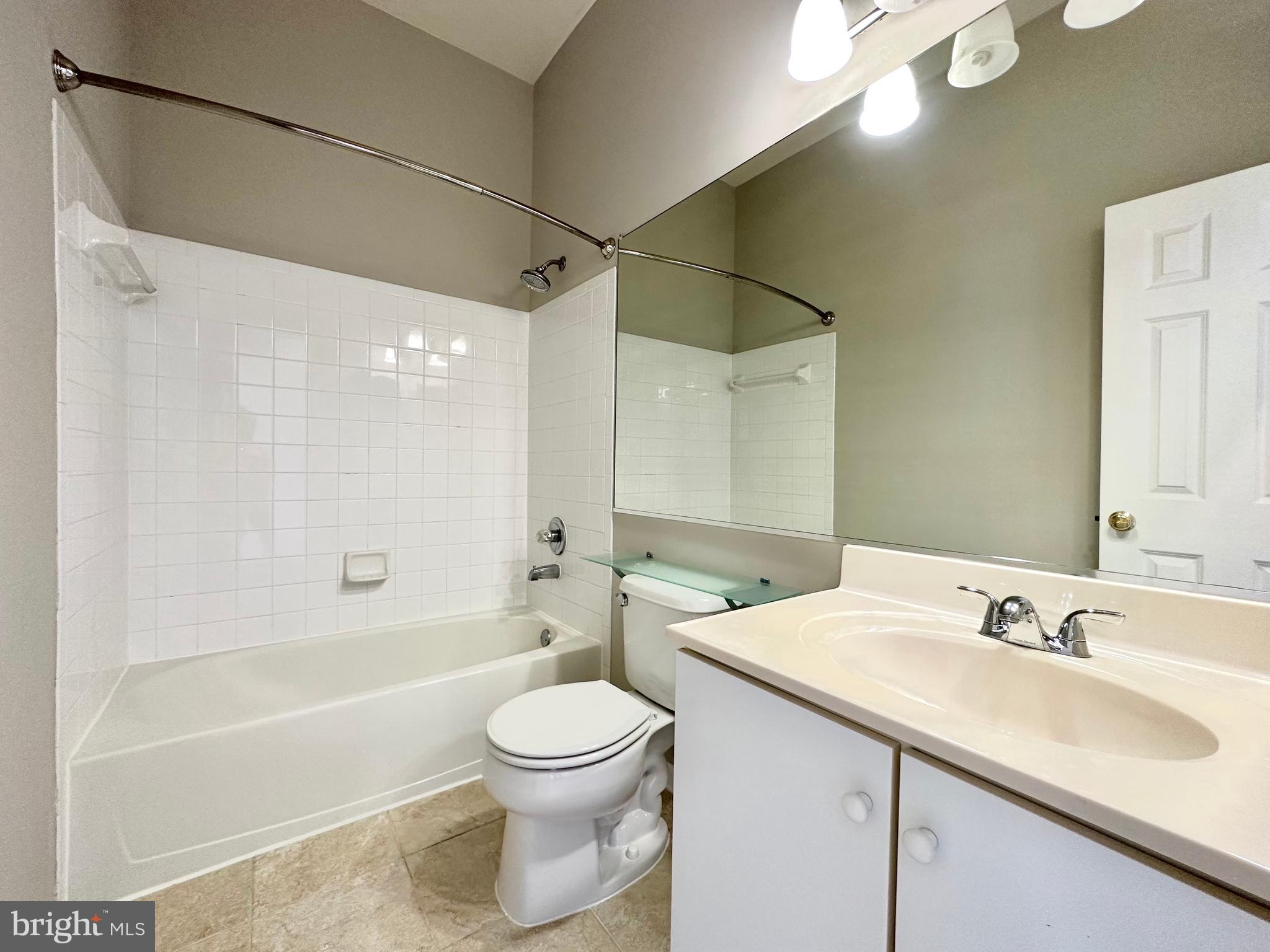 LAKELANDS - Residential Lease