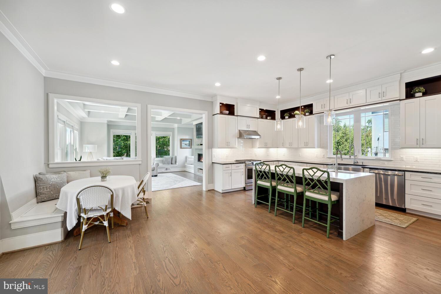 VIENNA WOODS - Residential