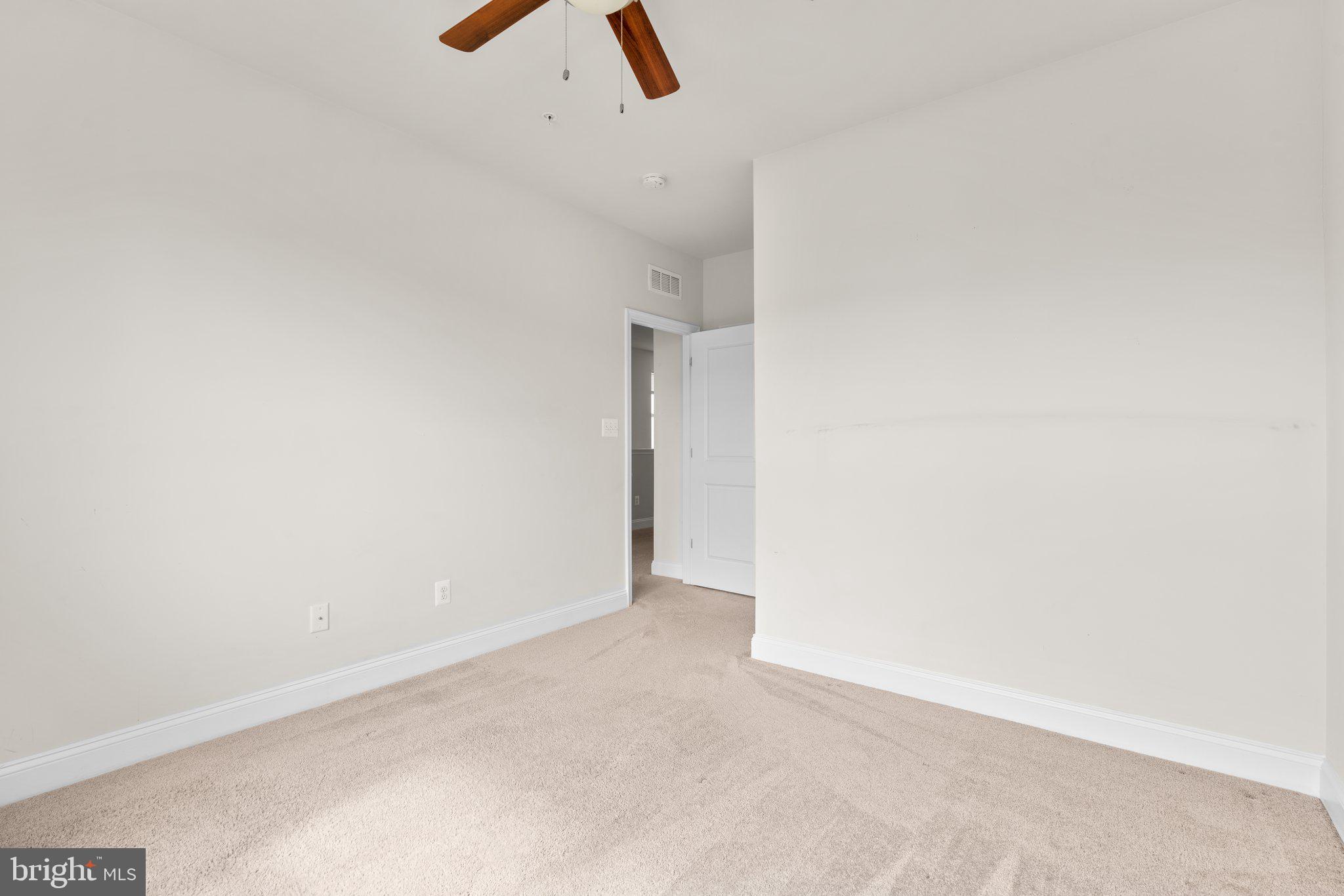 OXFORD SQUARE - Residential Lease