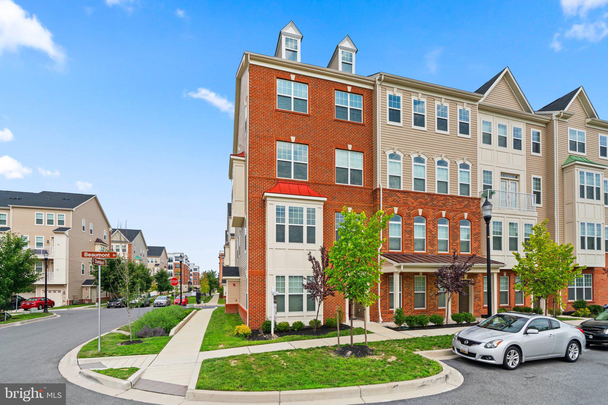 OXFORD SQUARE - Residential Lease