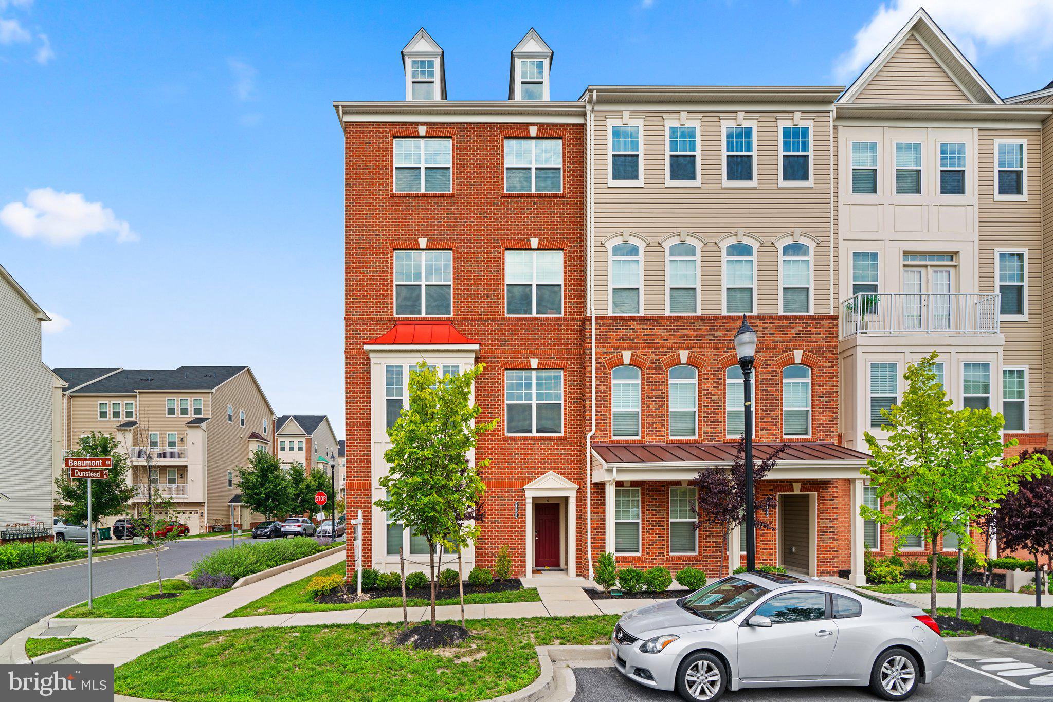 OXFORD SQUARE - Residential Lease