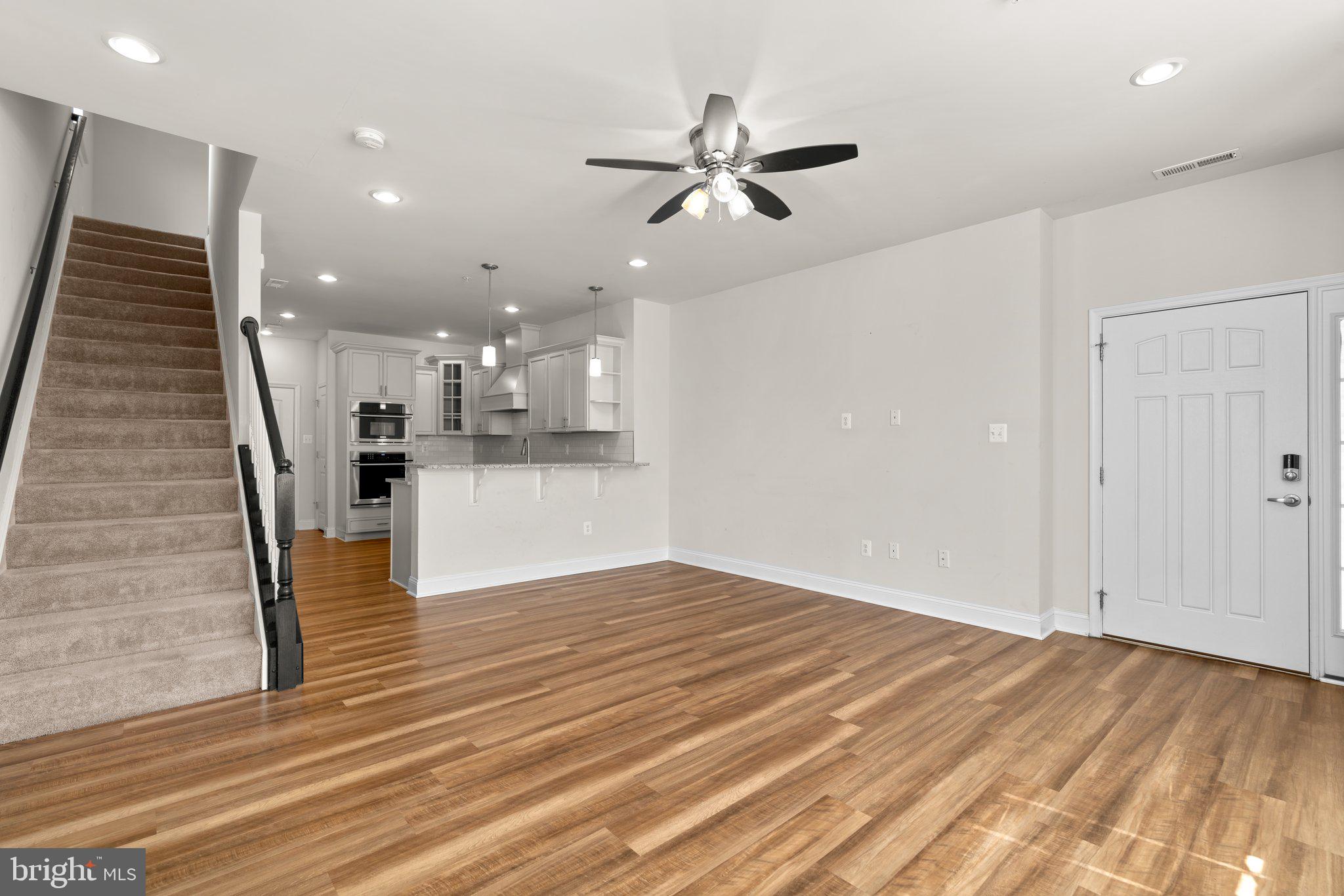 OXFORD SQUARE - Residential Lease