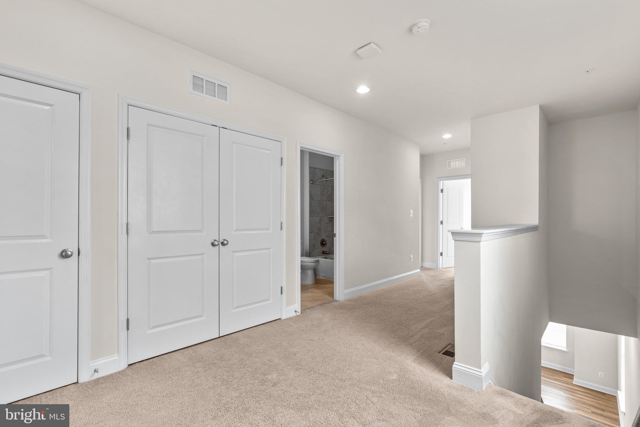 OXFORD SQUARE - Residential Lease