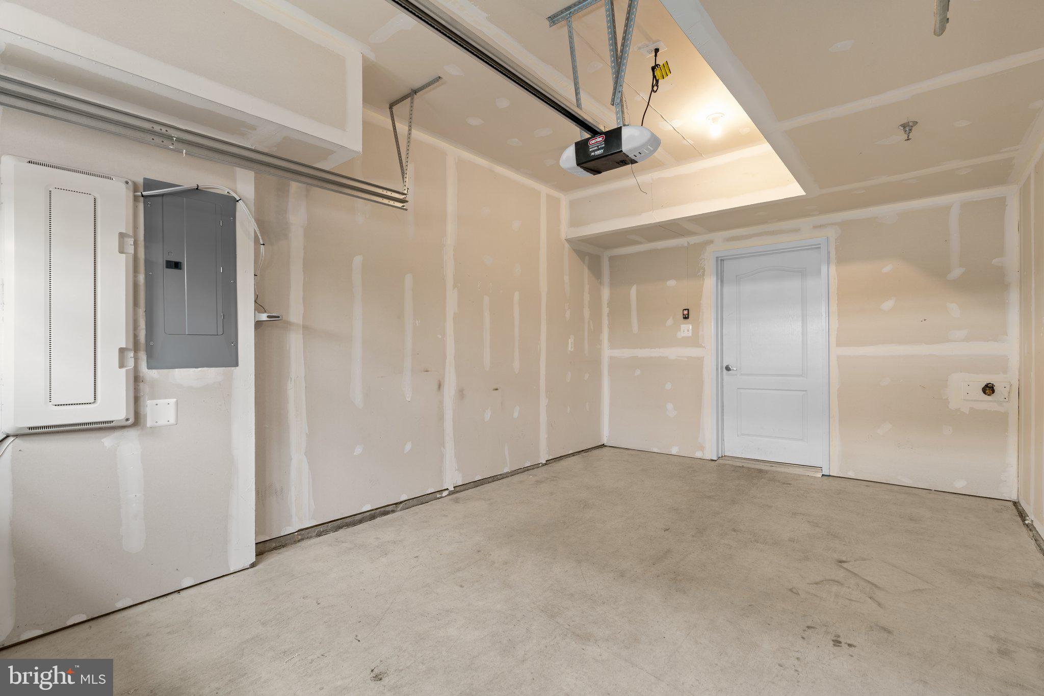 OXFORD SQUARE - Residential Lease