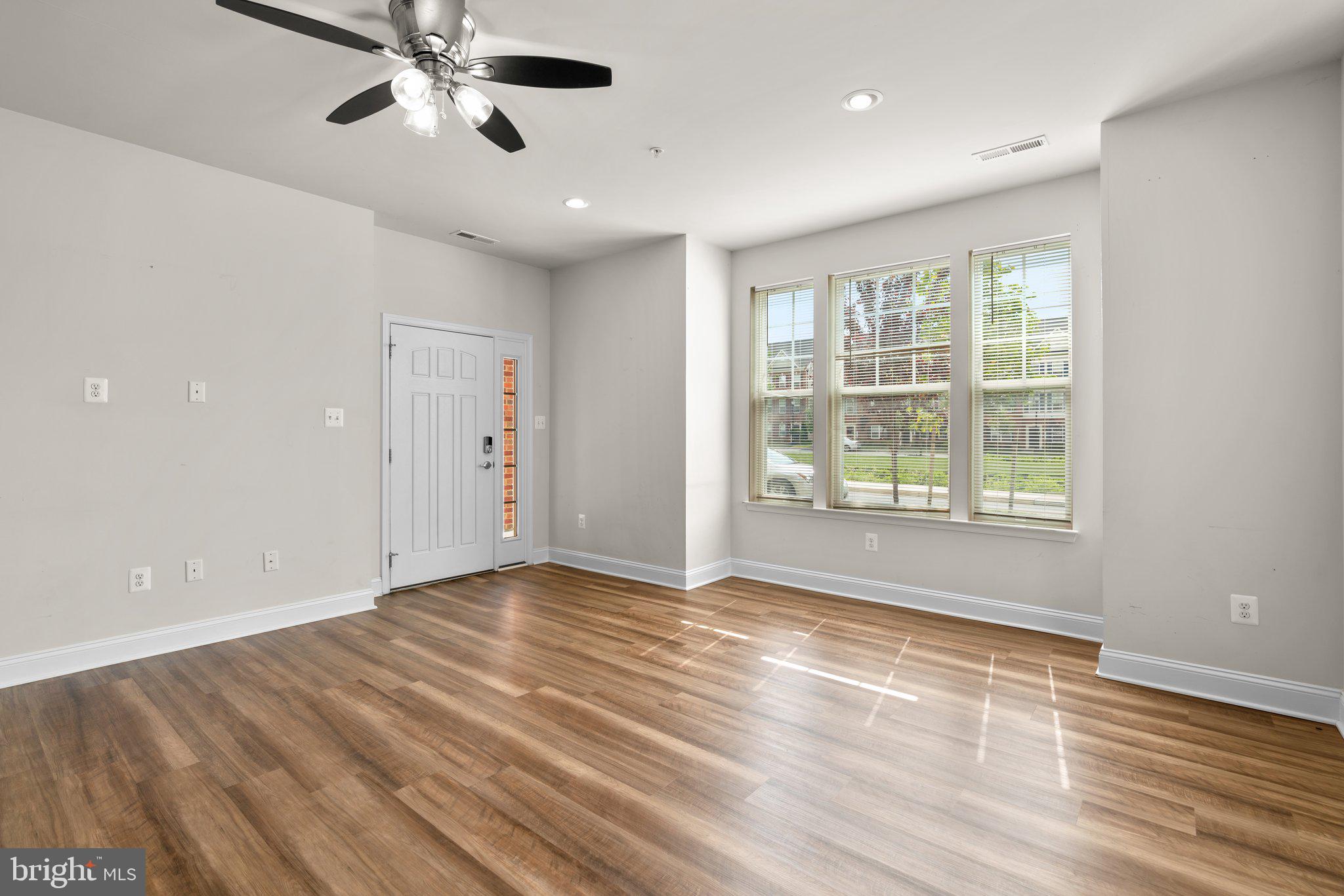 OXFORD SQUARE - Residential Lease