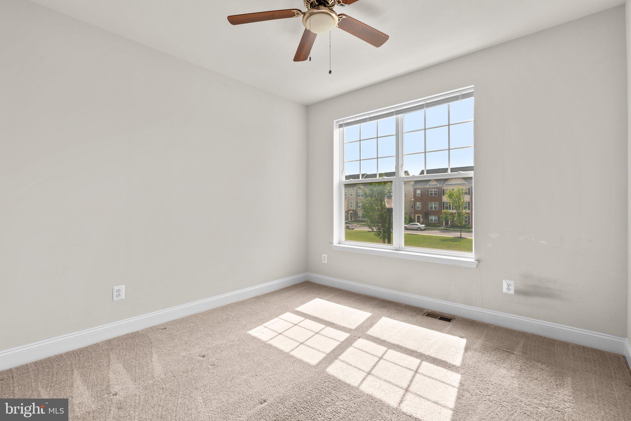 OXFORD SQUARE - Residential Lease