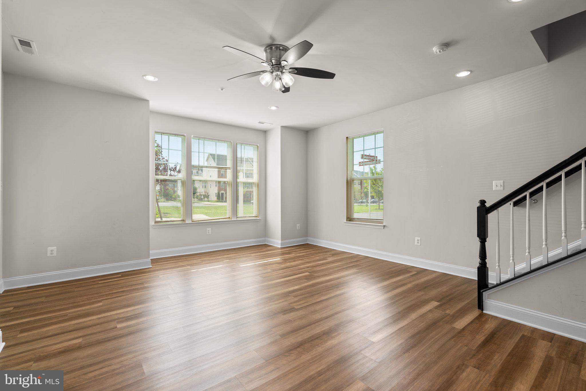 OXFORD SQUARE - Residential Lease