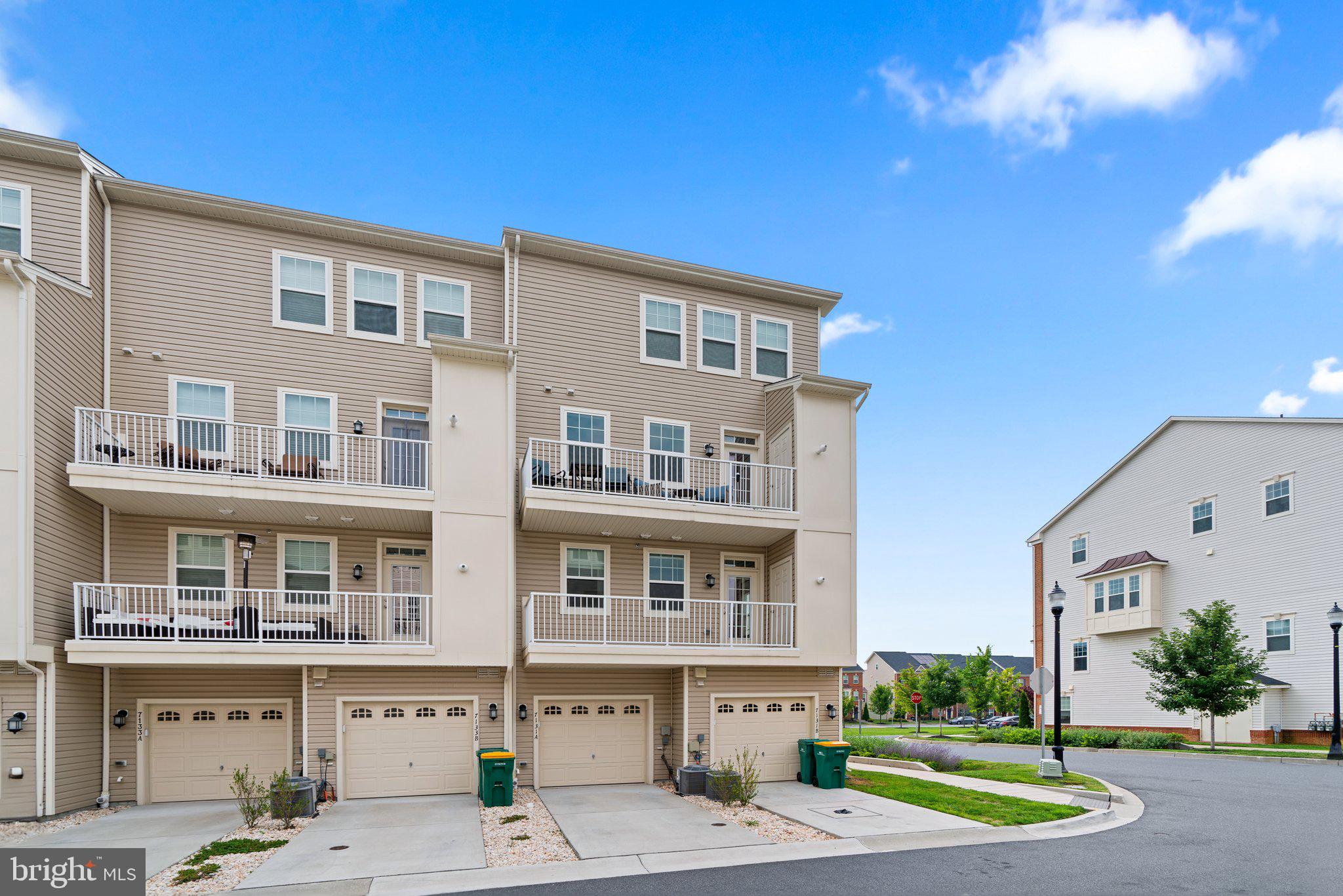 OXFORD SQUARE - Residential Lease