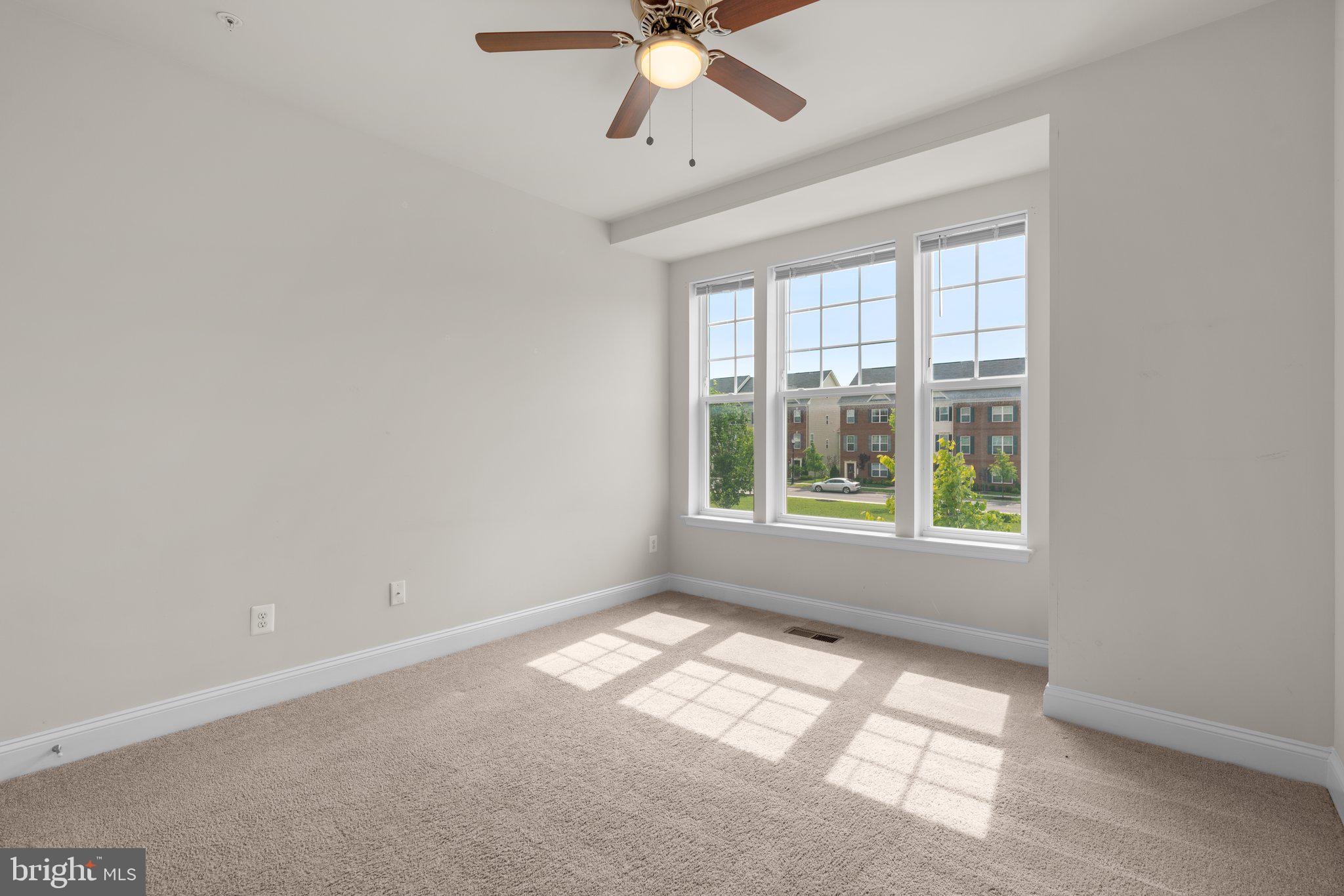 OXFORD SQUARE - Residential Lease