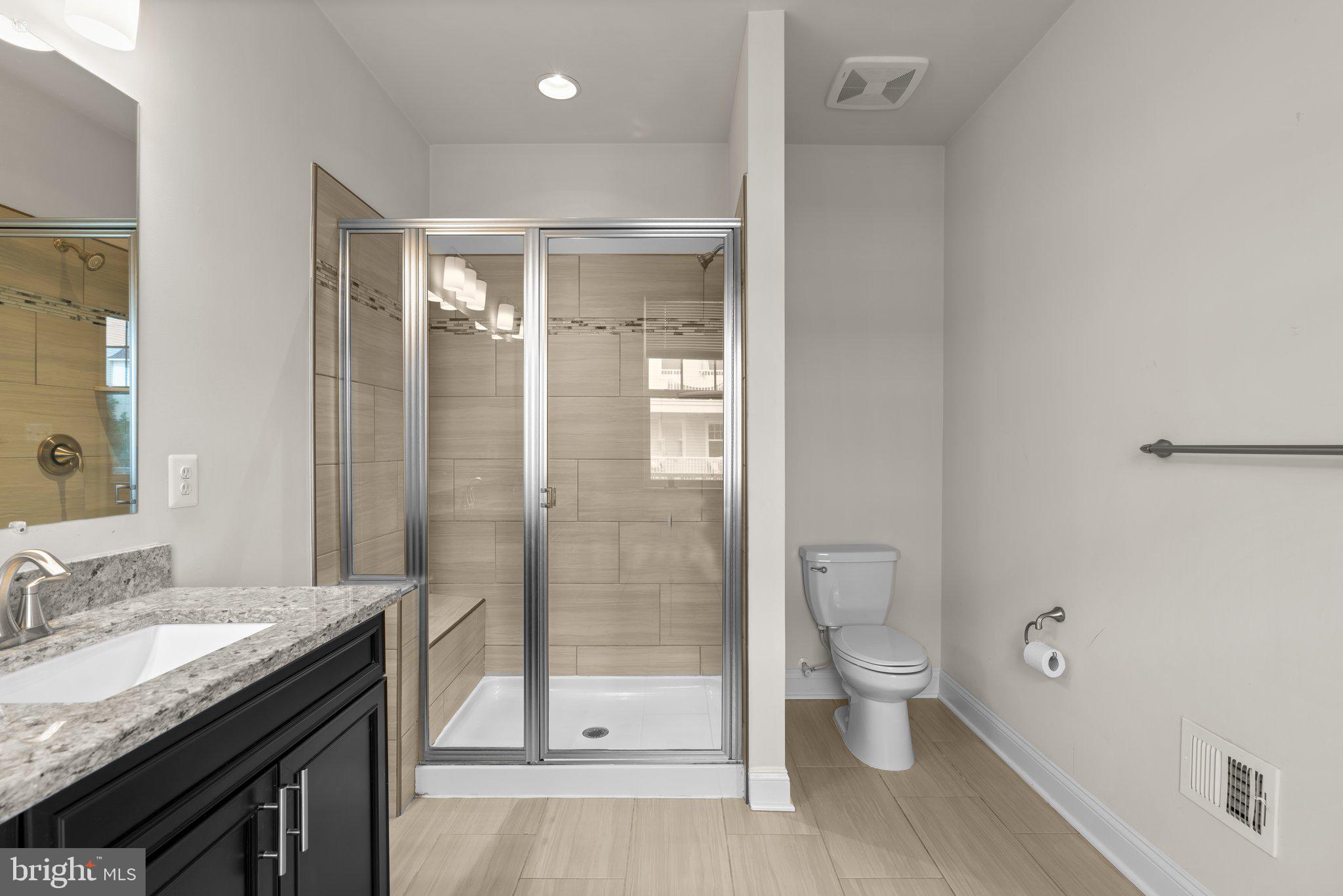 OXFORD SQUARE - Residential Lease