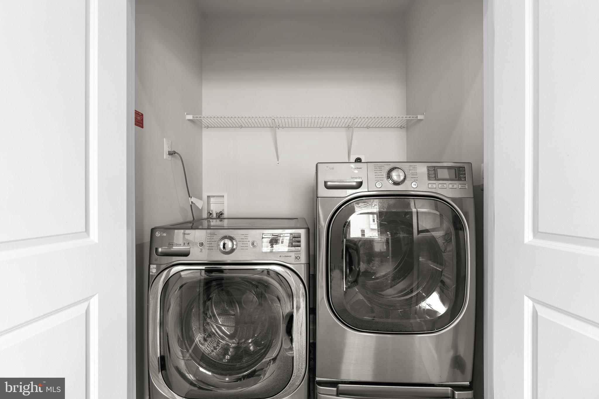 OXFORD SQUARE - Residential Lease