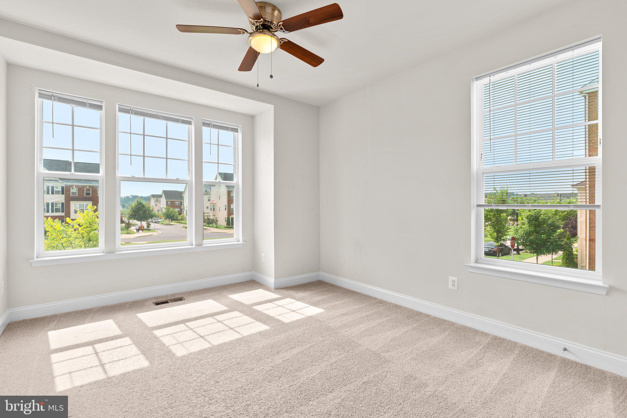 OXFORD SQUARE - Residential Lease