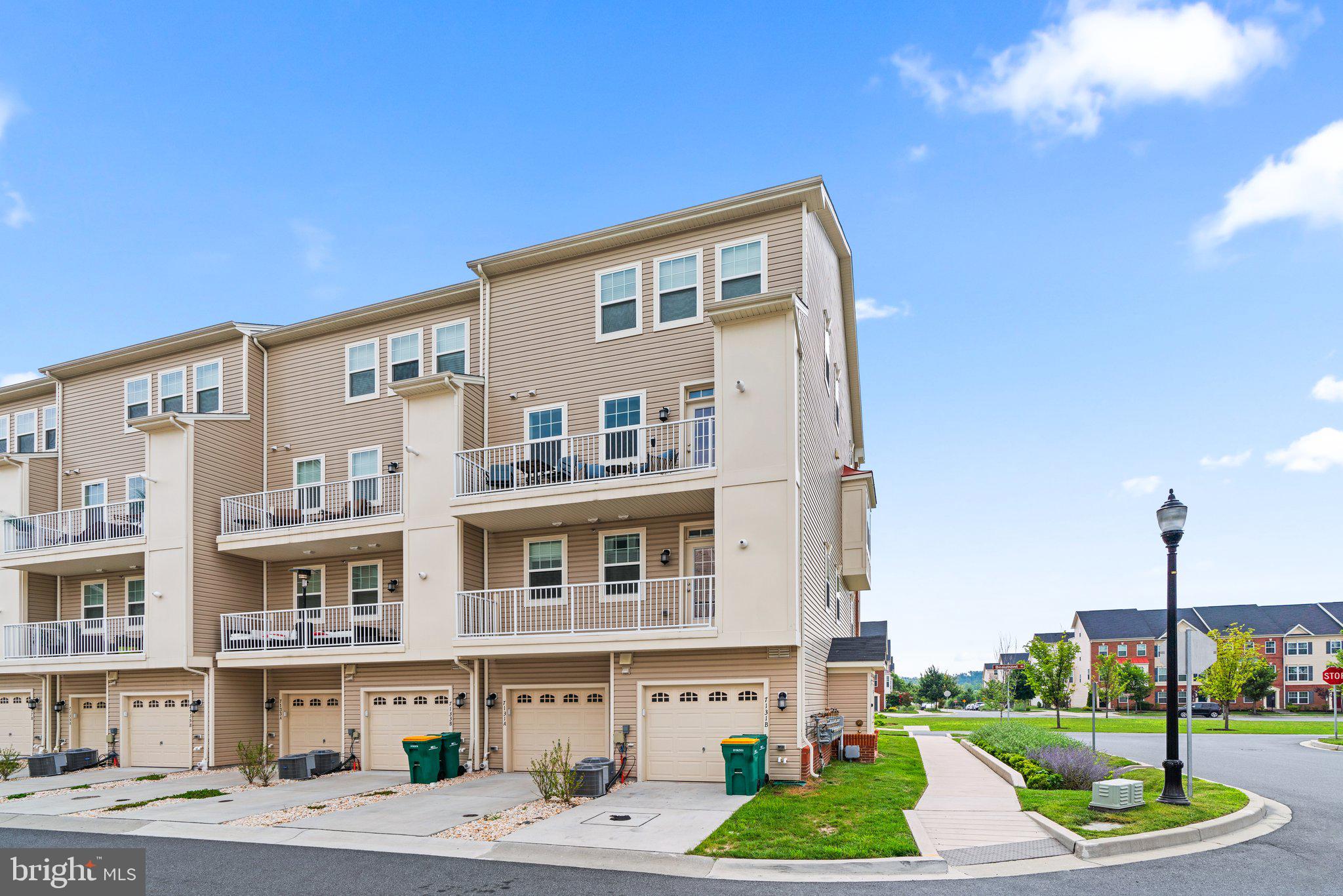 OXFORD SQUARE - Residential Lease